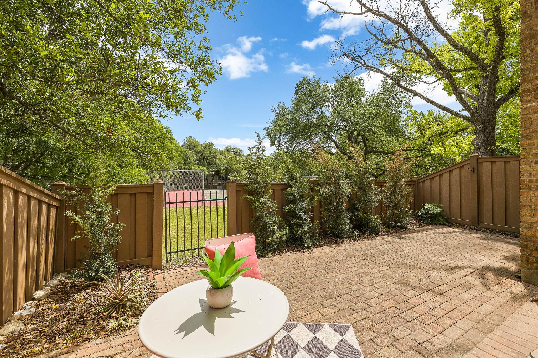 8211 Greenslope Dr, Austin, TX 78759