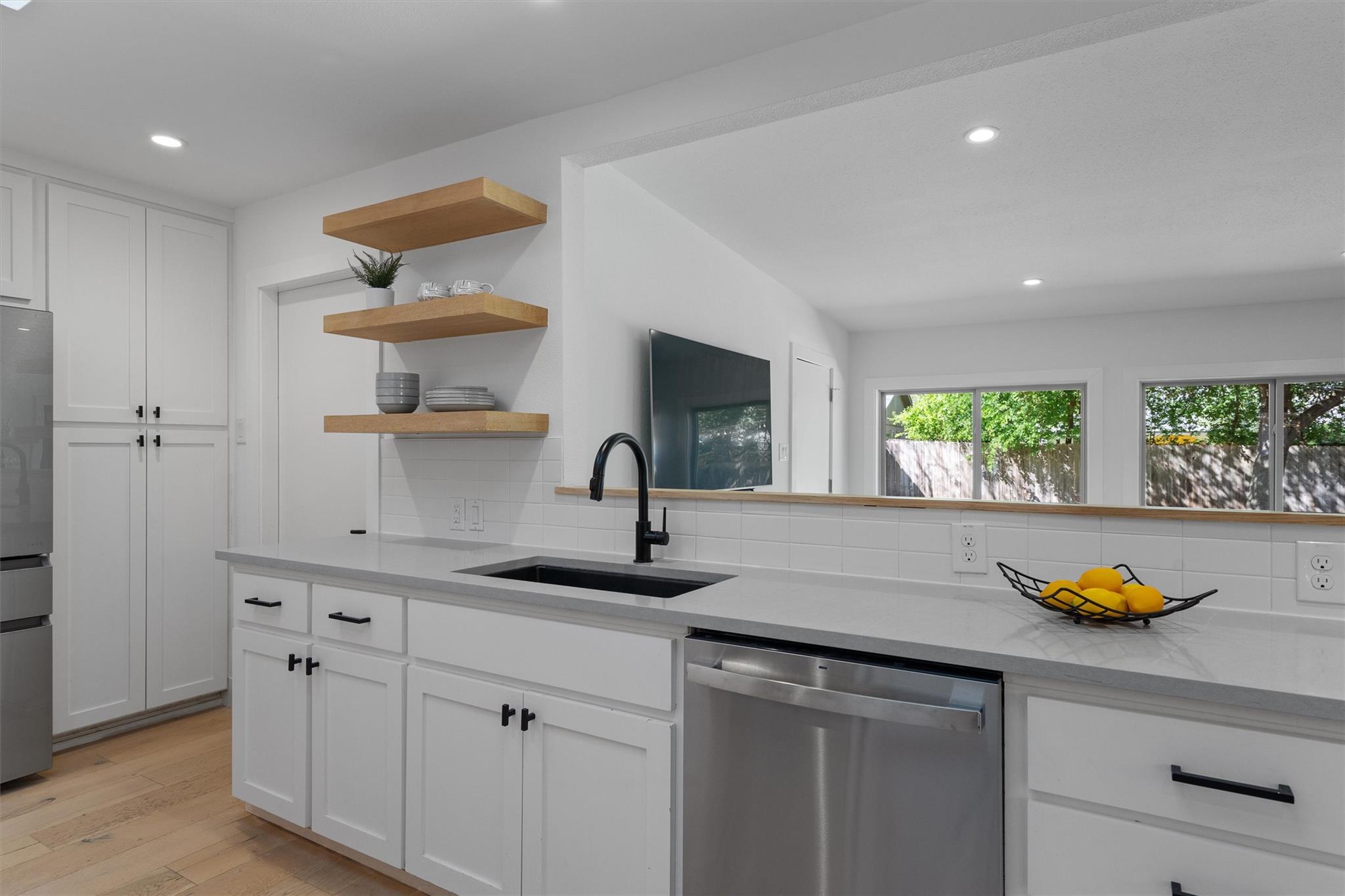 3306 Whiteway Dr, Austin, TX 78757