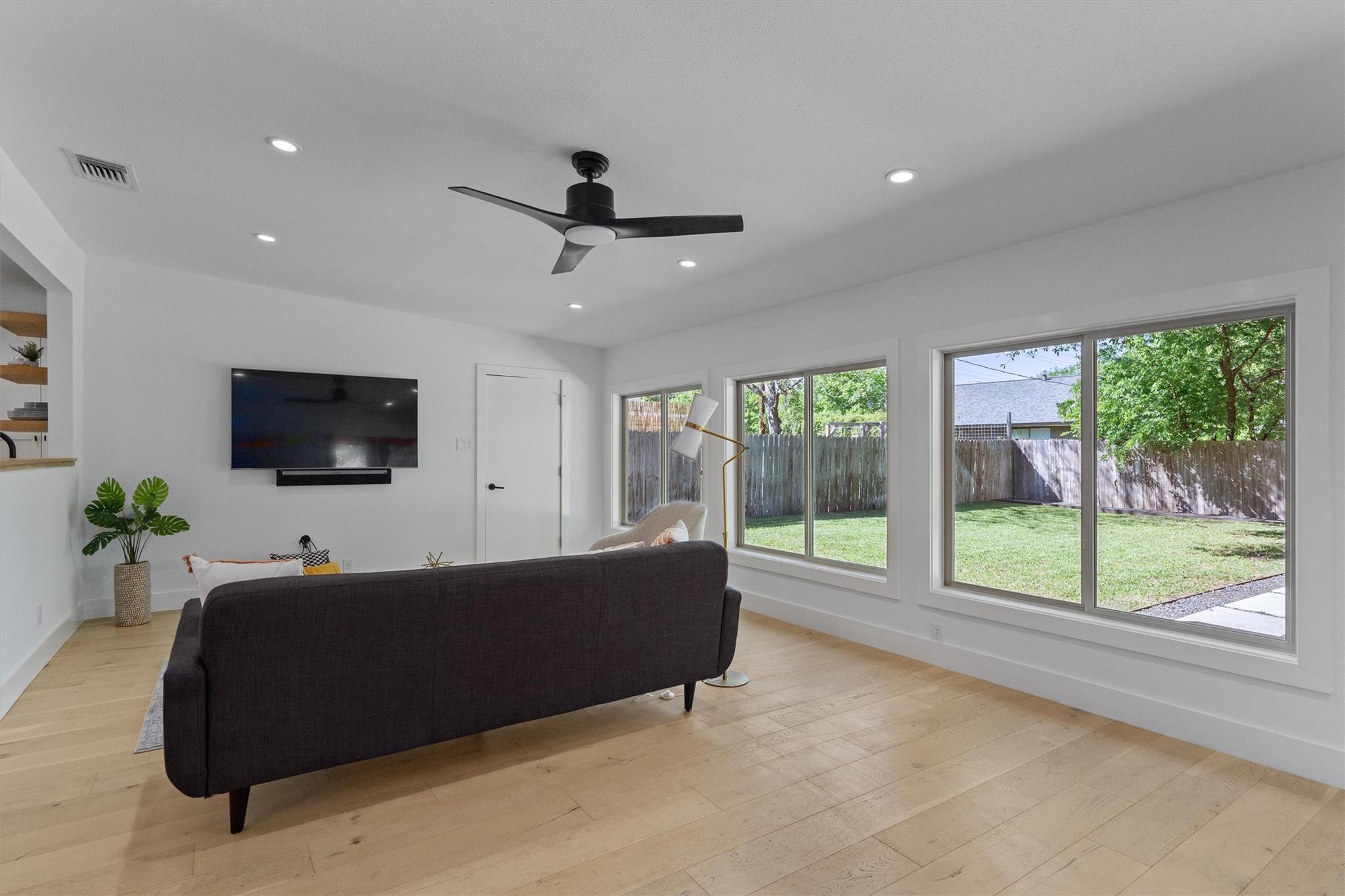 3306 Whiteway Dr, Austin, TX 78757