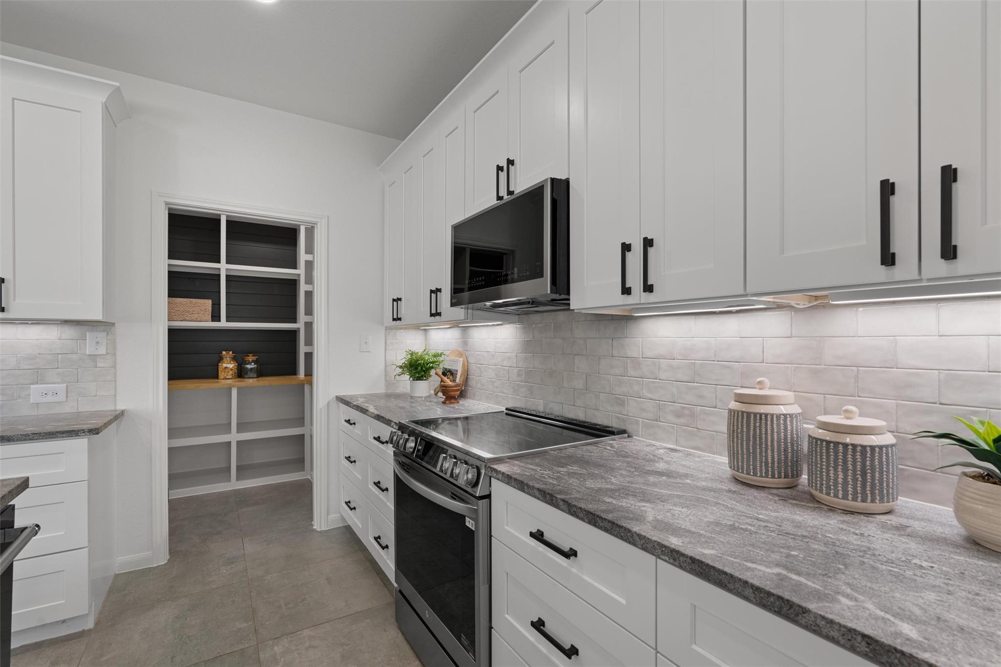 232 Prospector Ln, Liberty Hill, TX 78642