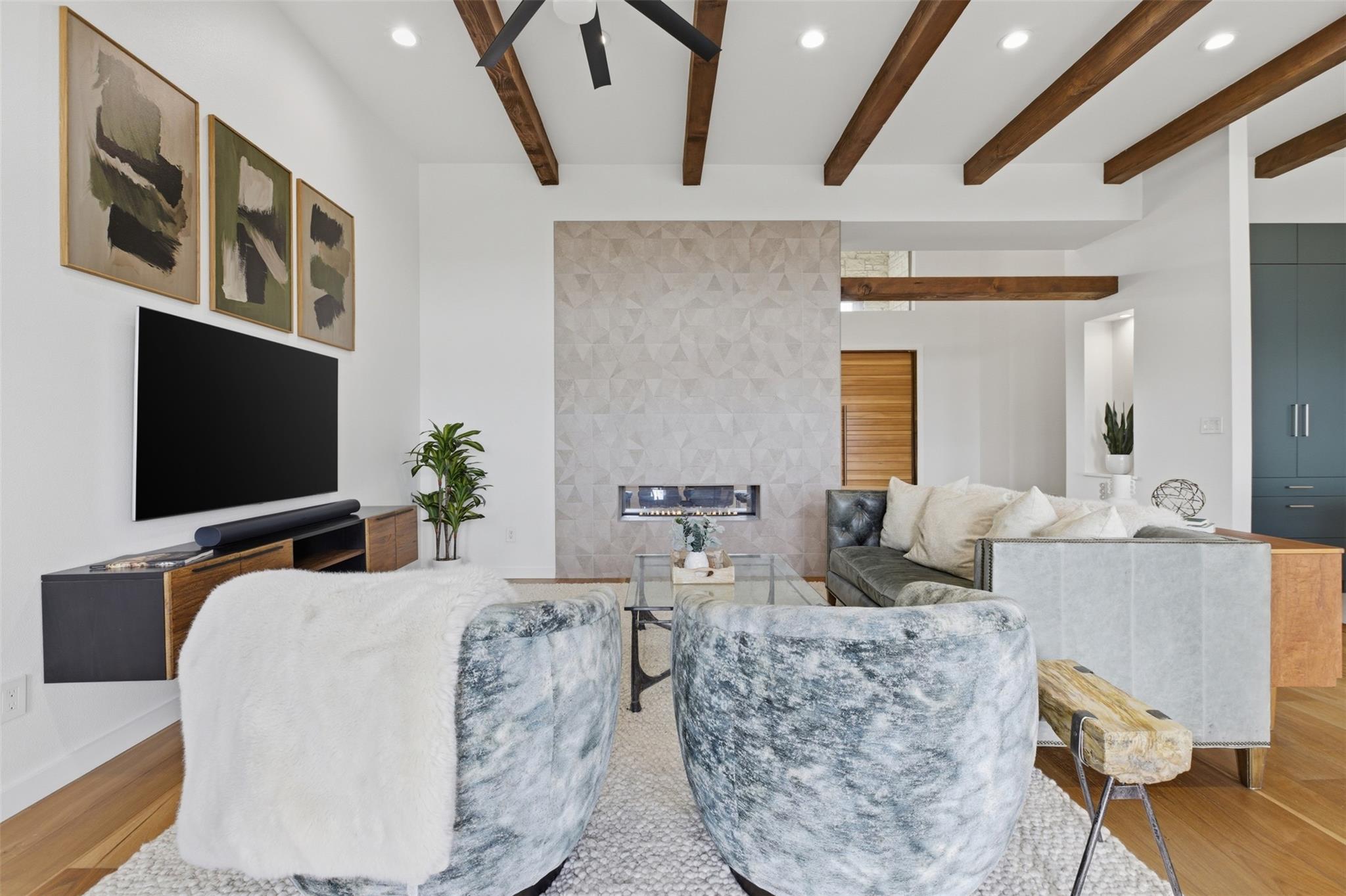 215 Mesa Vista Dr, Leander, TX 78641