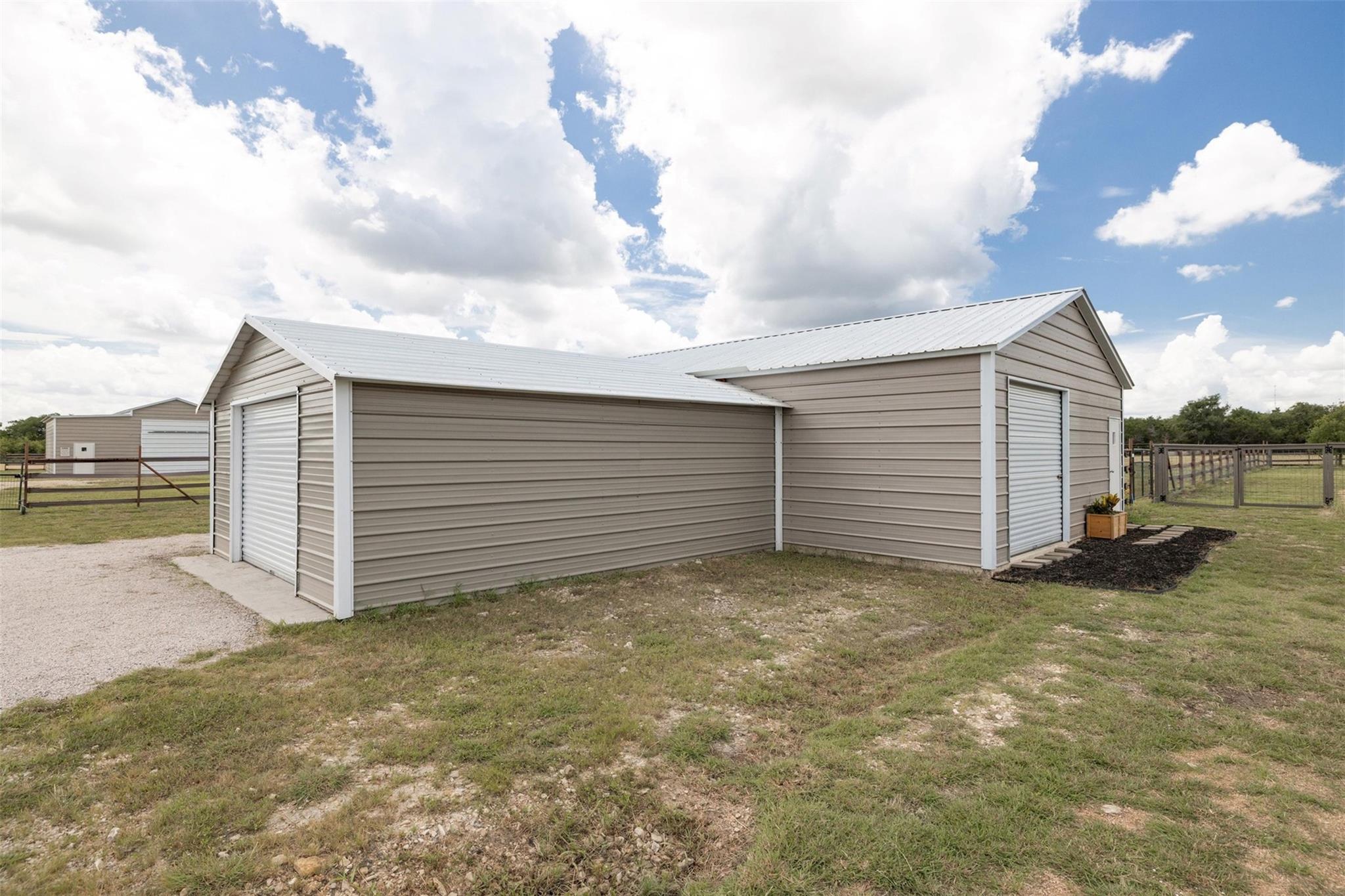 215 Mesa Vista Dr, Leander, TX 78641