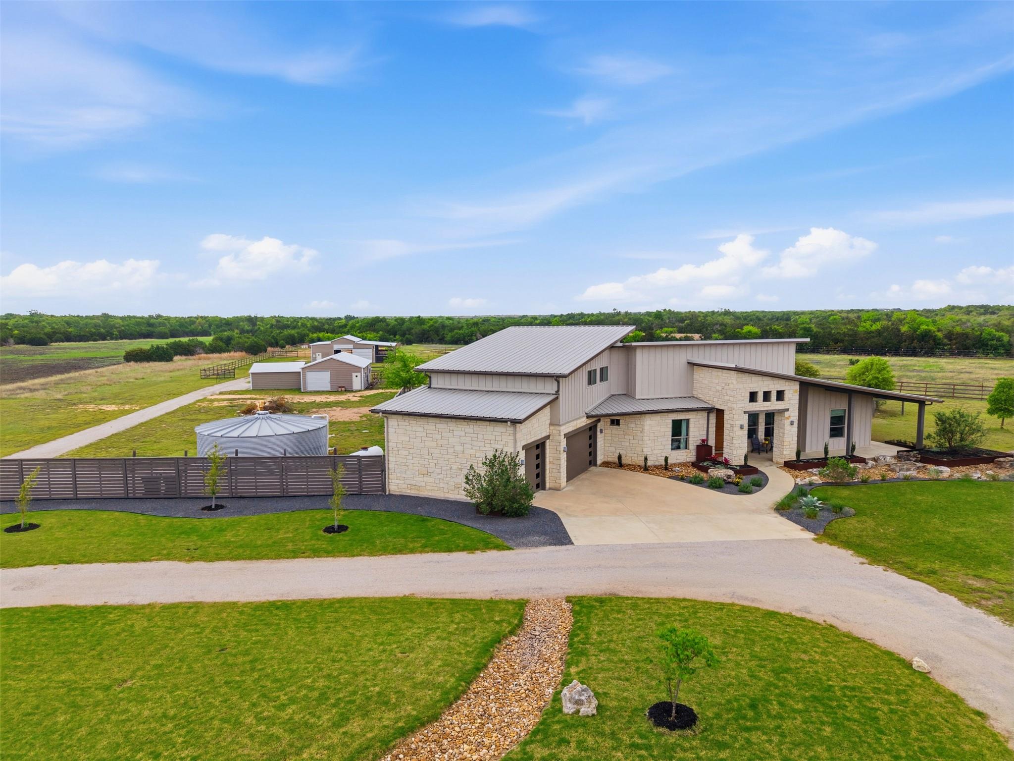 215 Mesa Vista Dr, Leander, TX 78641