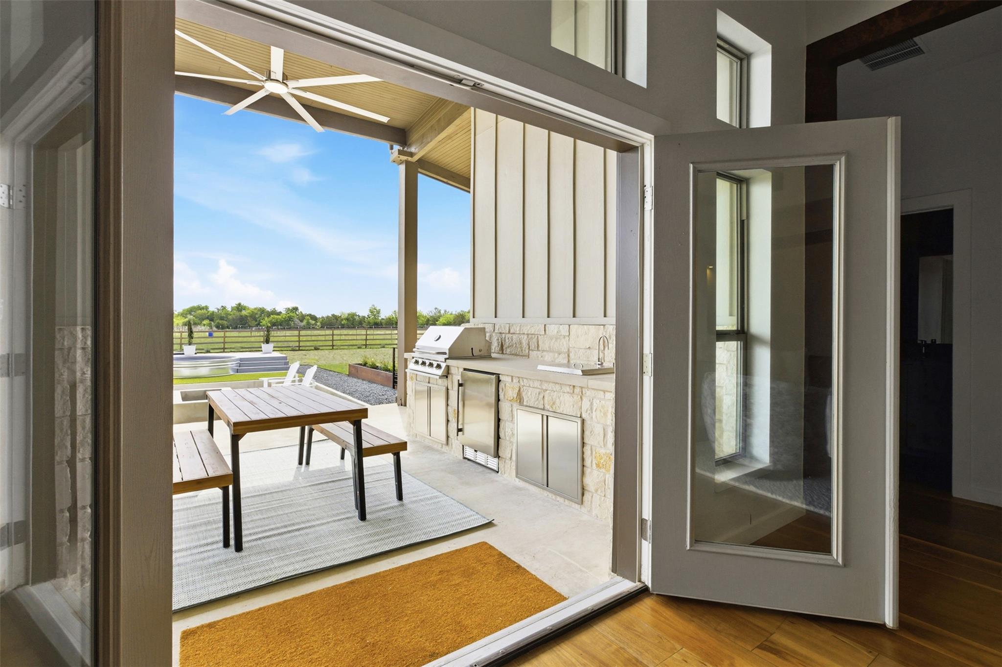 215 Mesa Vista Dr, Leander, TX 78641