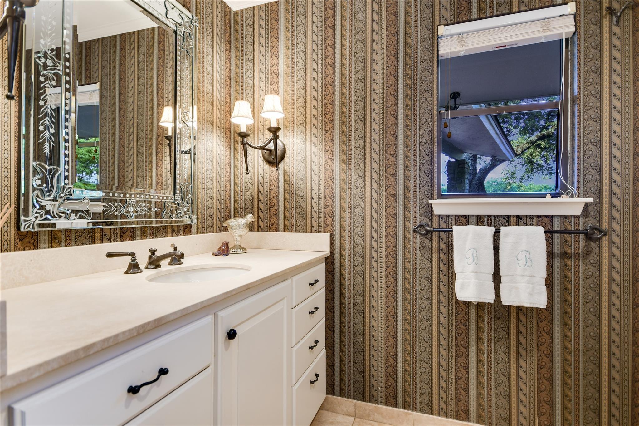 2200 CERCA VIEJO Way, Austin, TX 78746