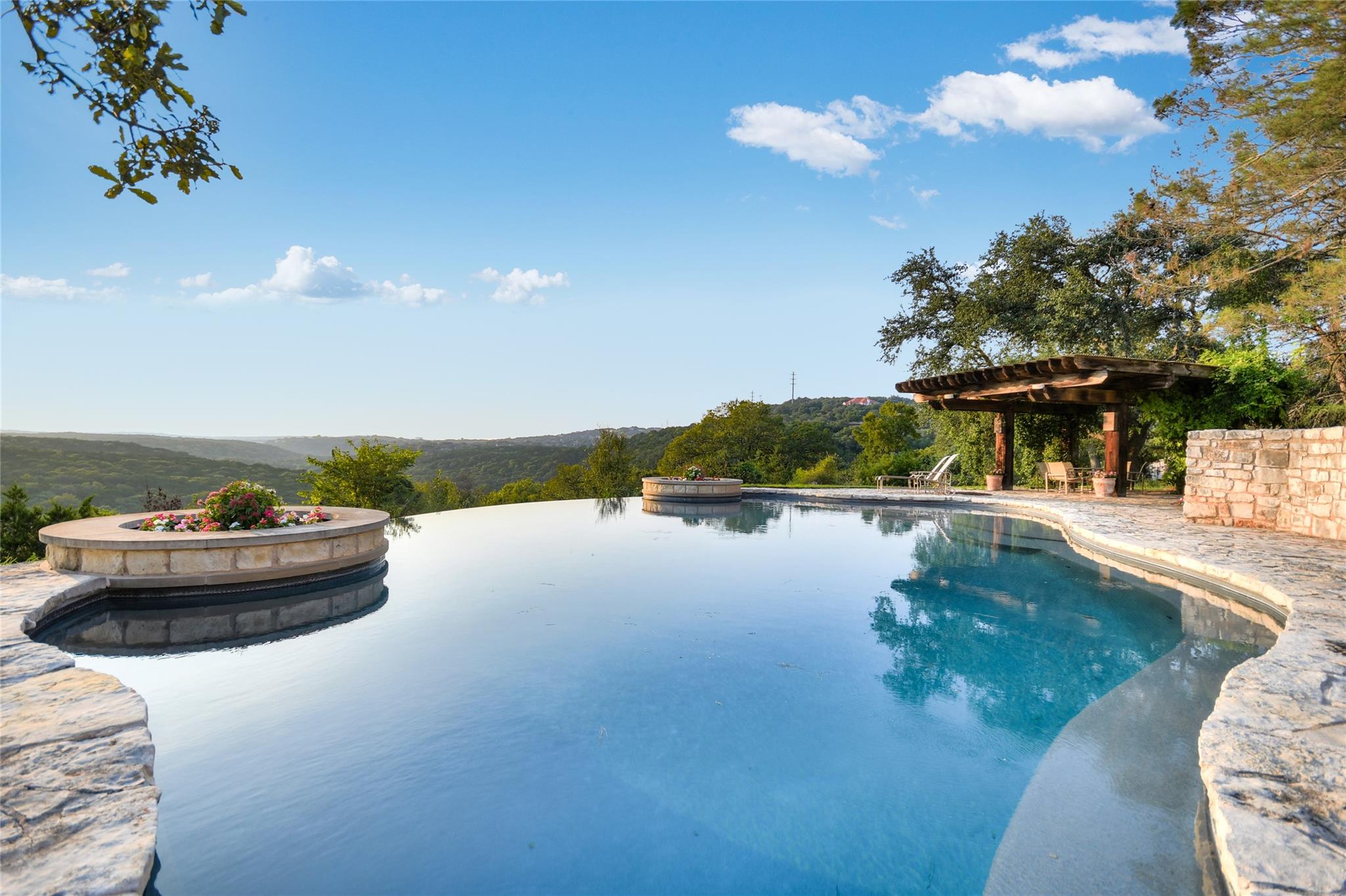 2200 CERCA VIEJO Way, Austin, TX 78746