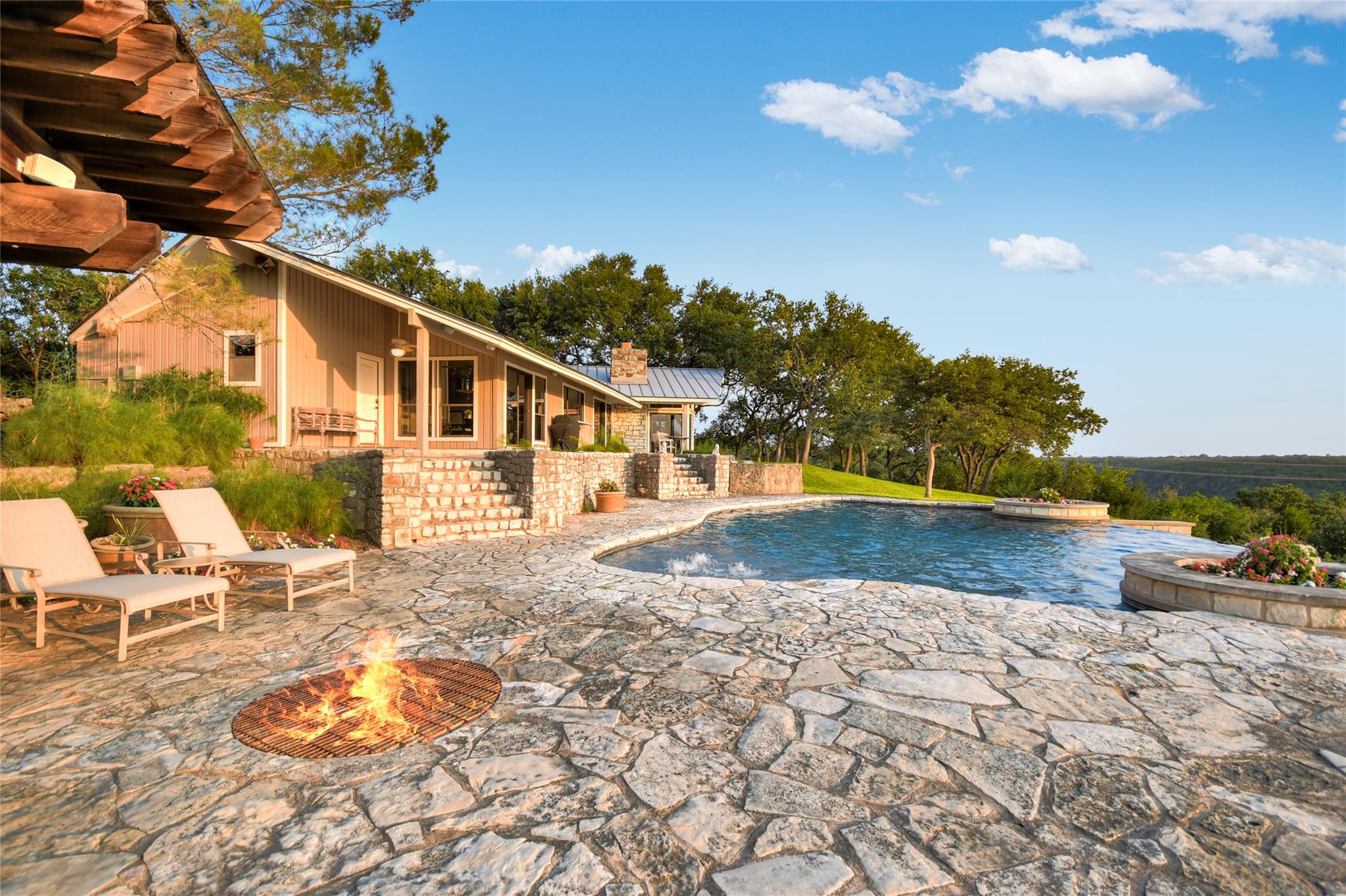 2200 CERCA VIEJO Way, Austin, TX 78746