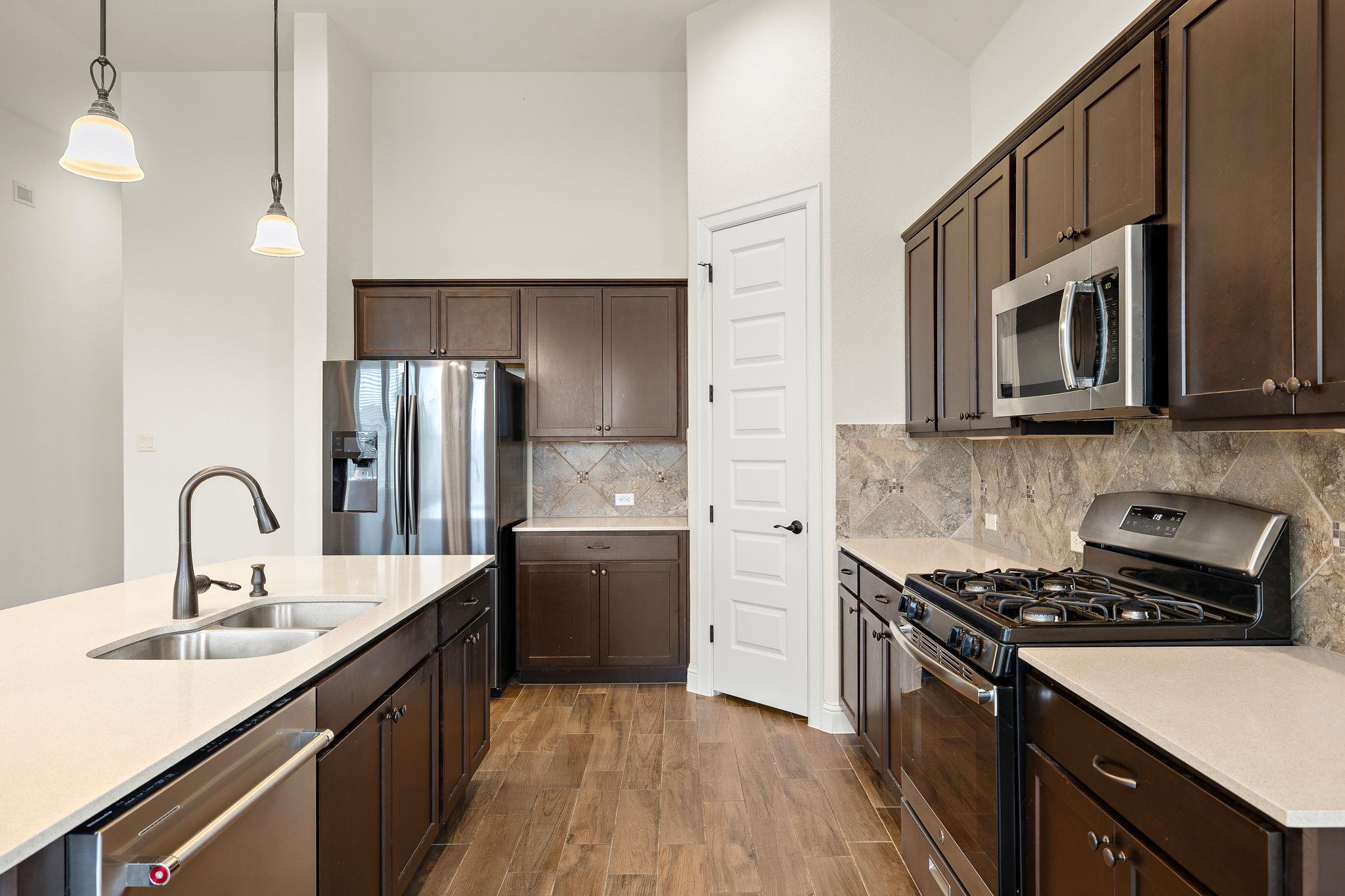 6728 Brindisi Pl, Round Rock, TX 78665