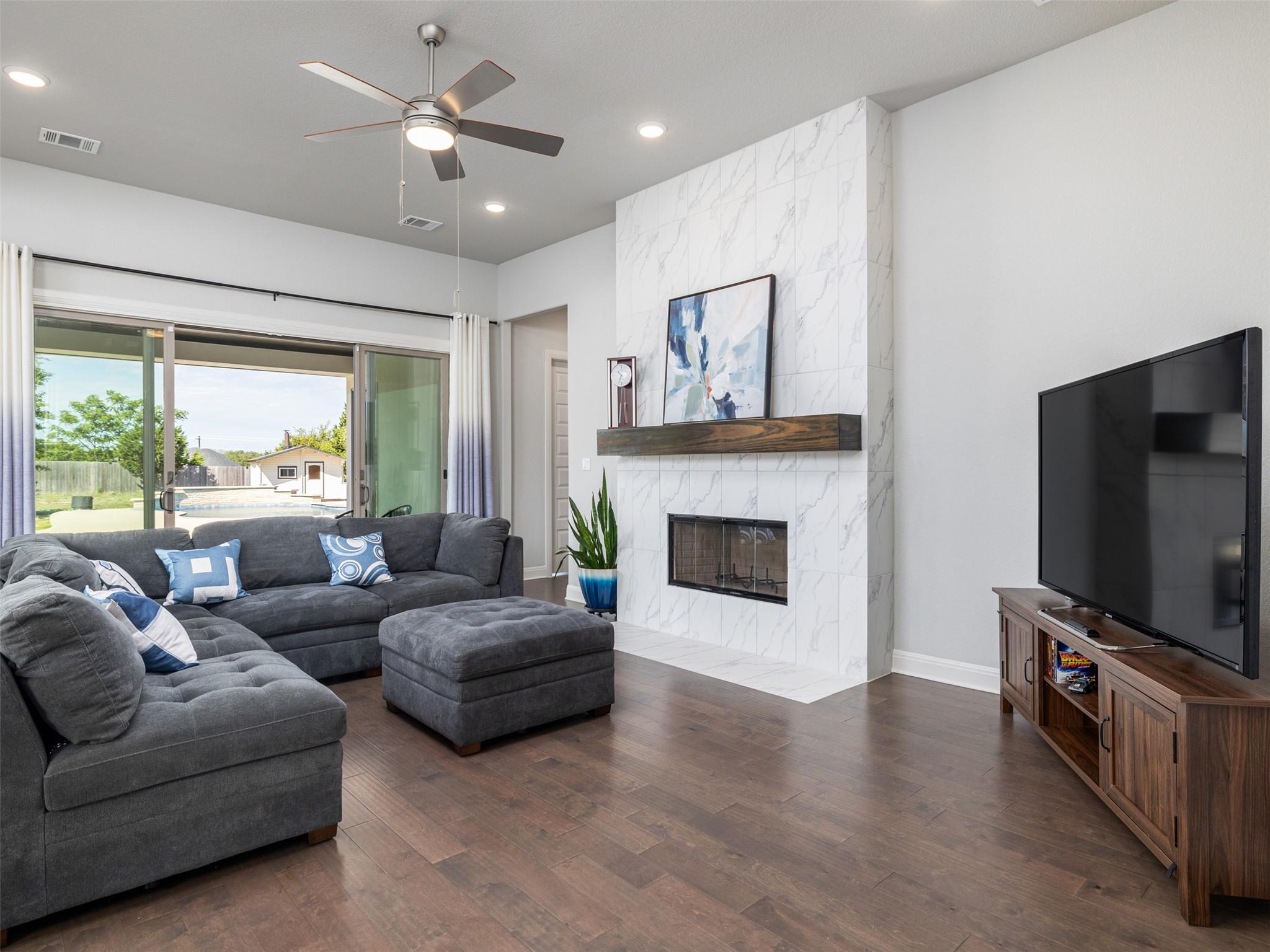 505 Lodge Ct, Liberty Hill, TX 78642