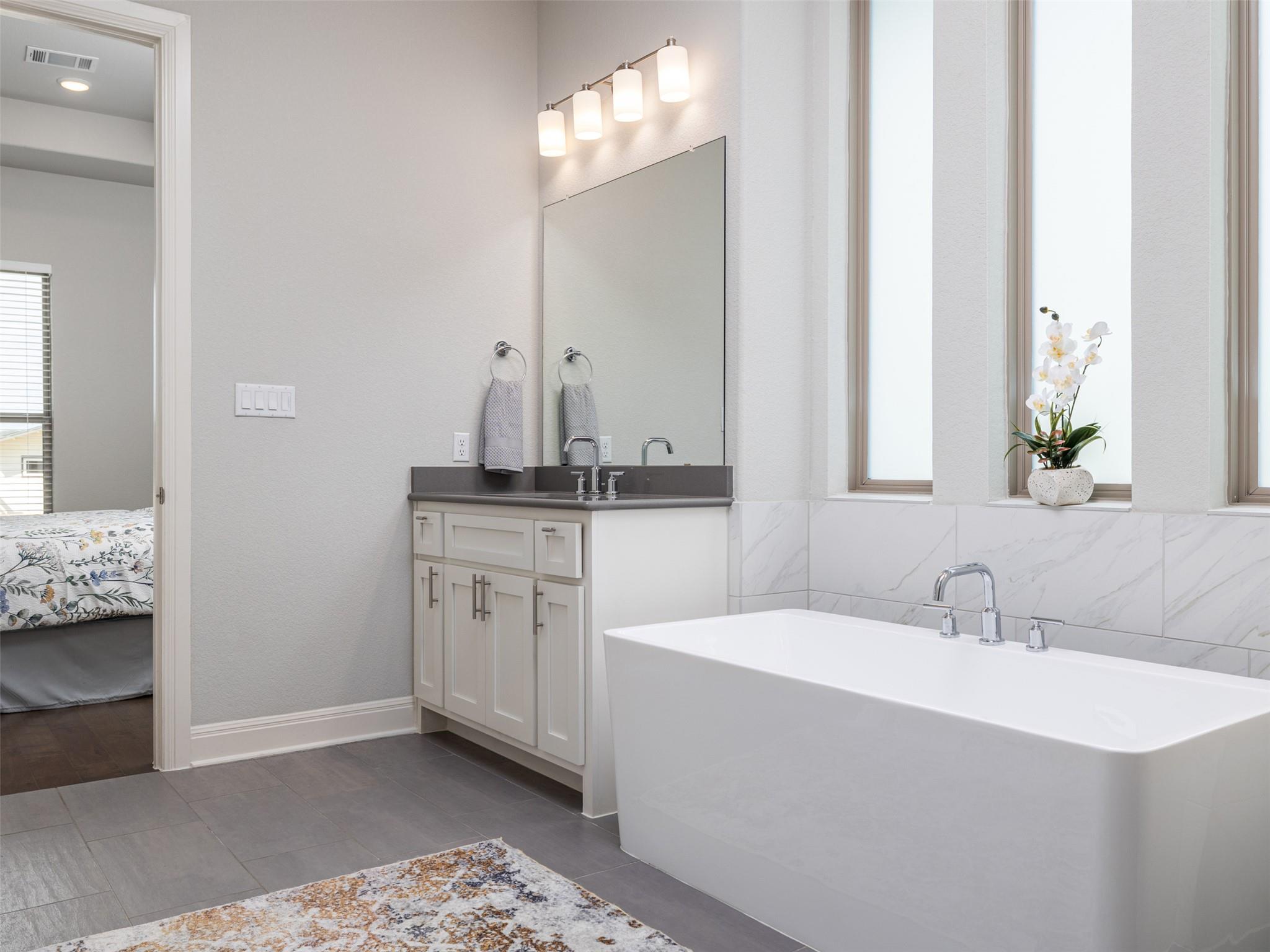 505 Lodge Ct, Liberty Hill, TX 78642