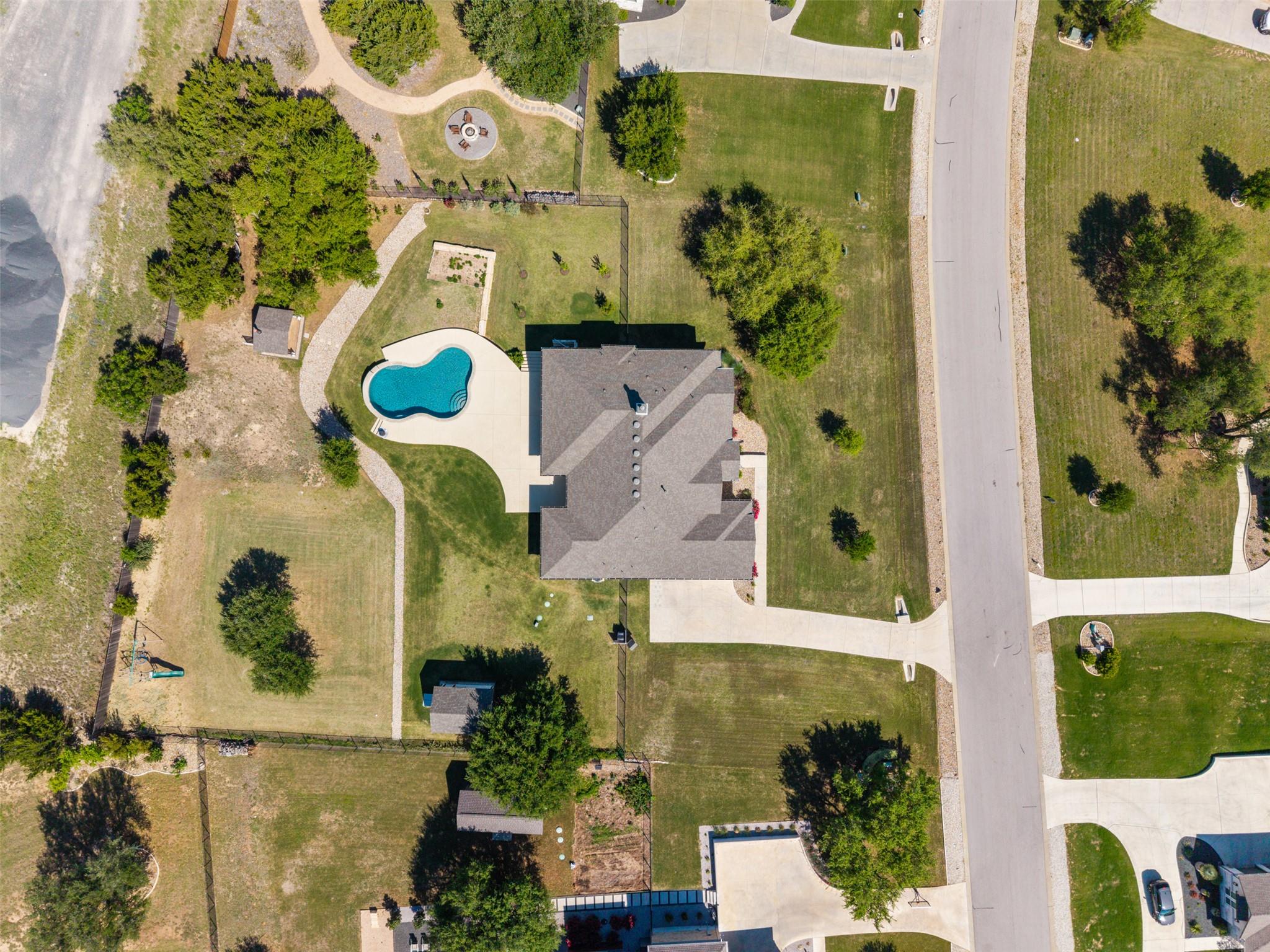 505 Lodge Ct, Liberty Hill, TX 78642
