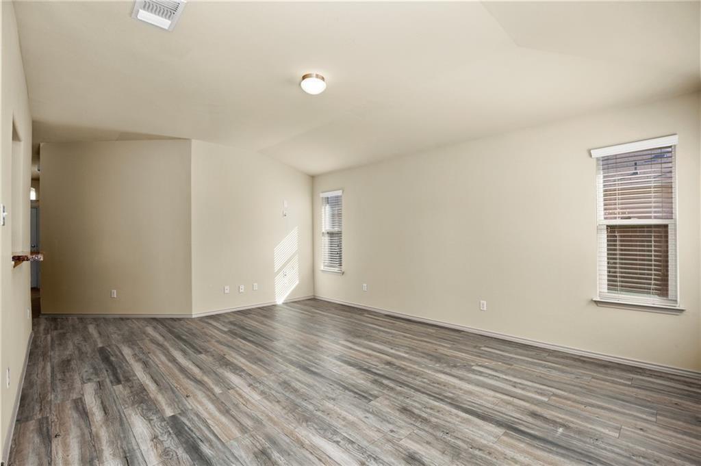 112 Hondo Gap Ln, Jarrell, TX 76537