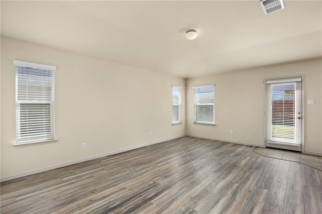 112 Hondo Gap Ln, Jarrell, TX 76537