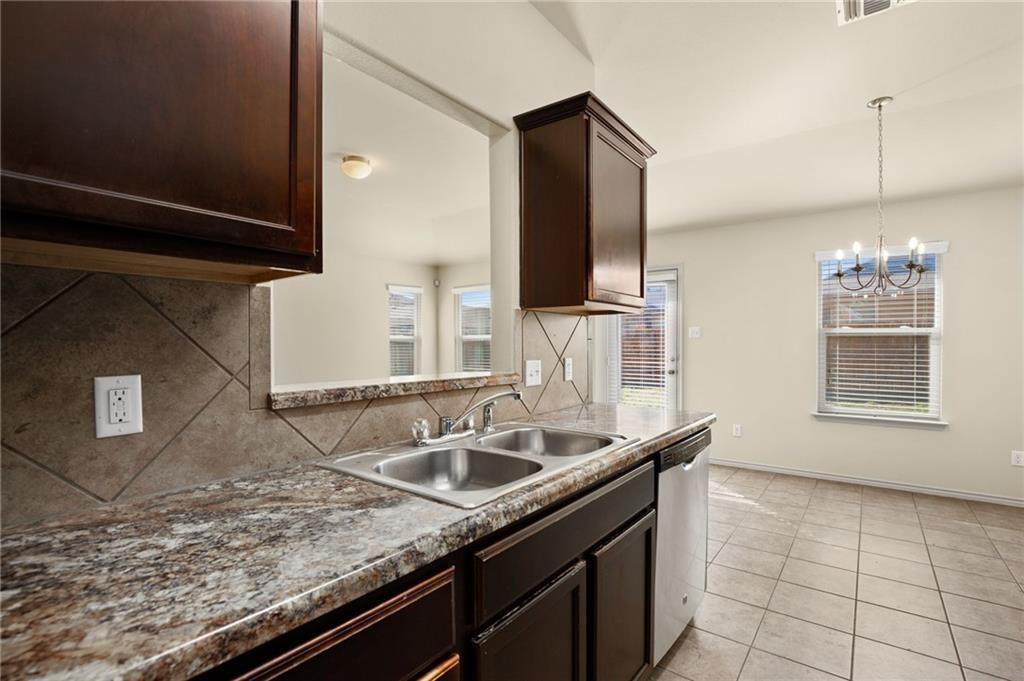 112 Hondo Gap Ln, Jarrell, TX 76537