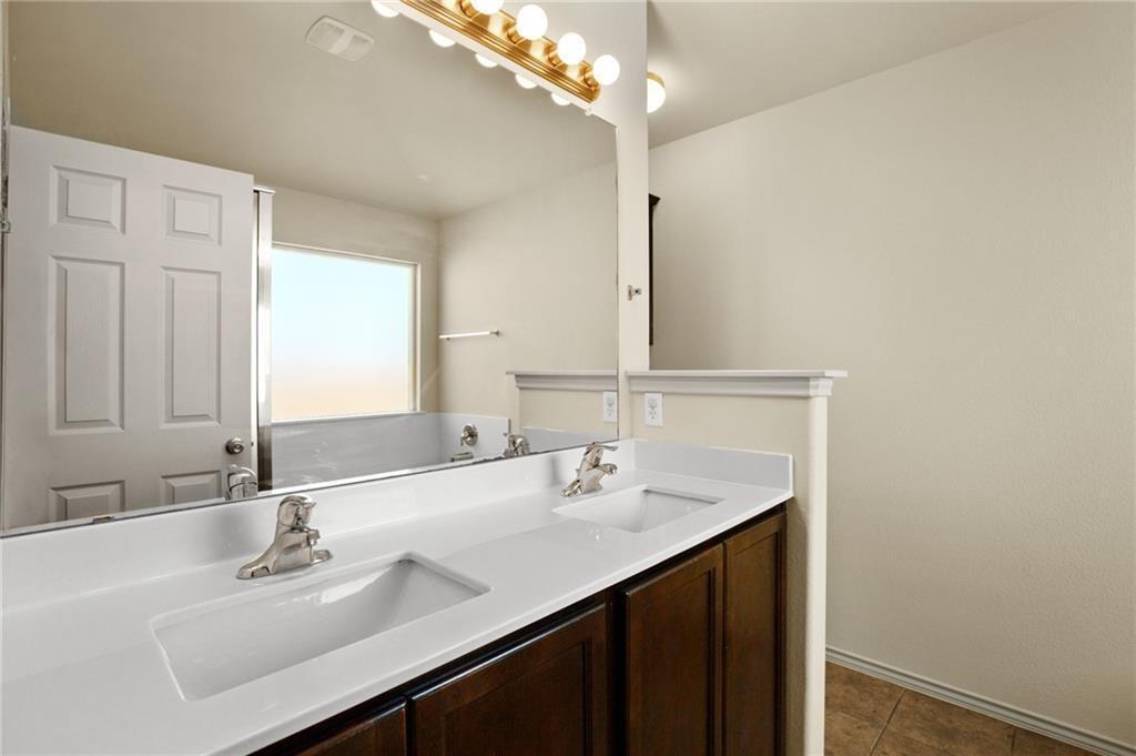 112 Hondo Gap Ln, Jarrell, TX 76537