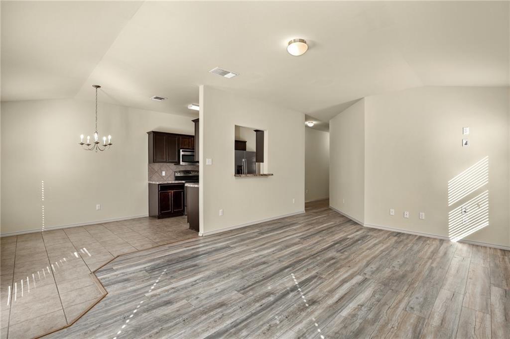 112 Hondo Gap Ln, Jarrell, TX 76537