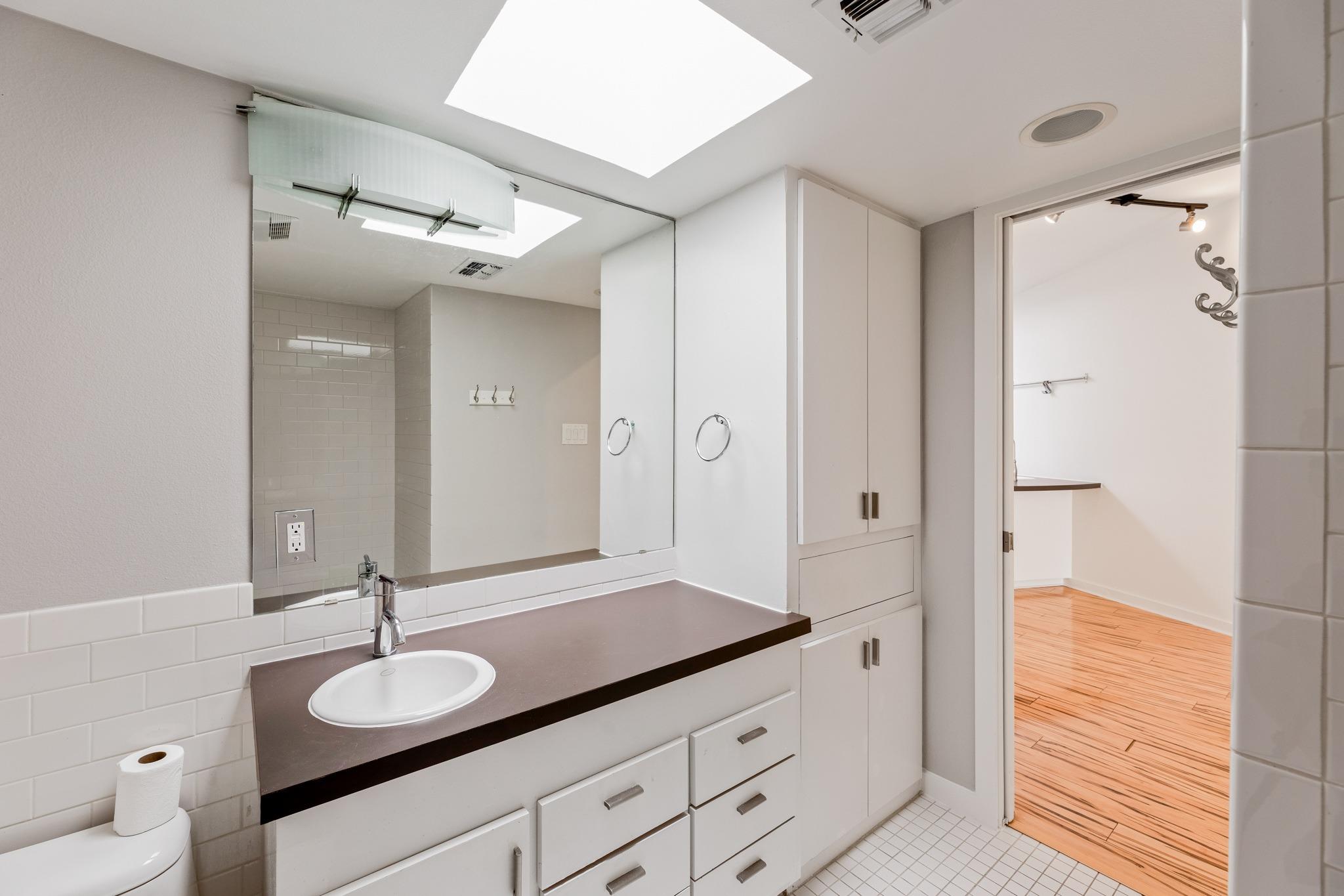 2308 Enfield Rd # 204, Austin, TX 78703