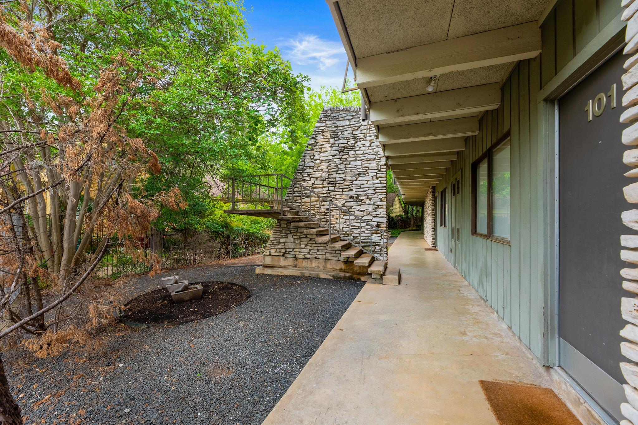 2308 Enfield Rd # 204, Austin, TX 78703