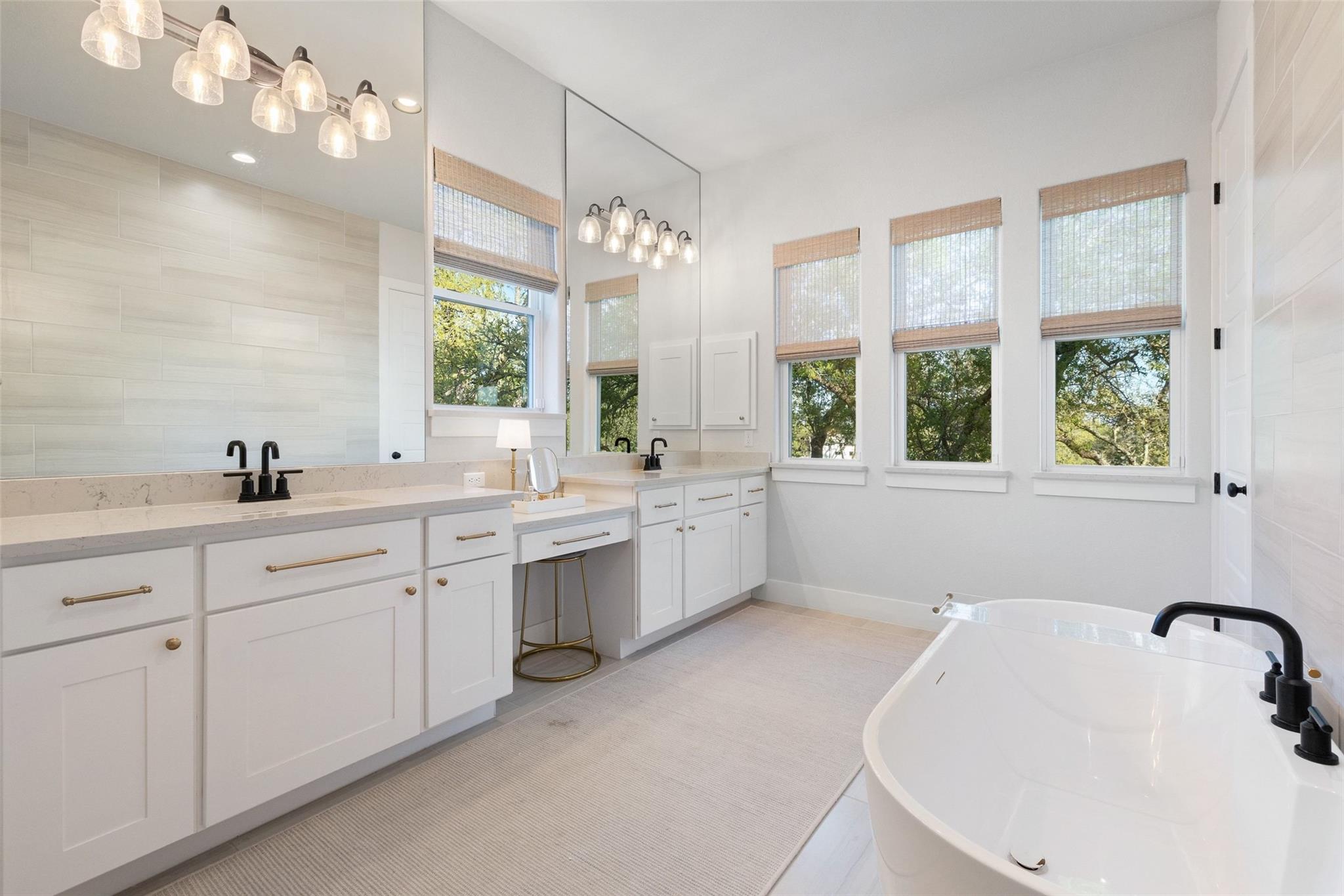 192 Gaucho Way, Dripping Springs, TX 78620