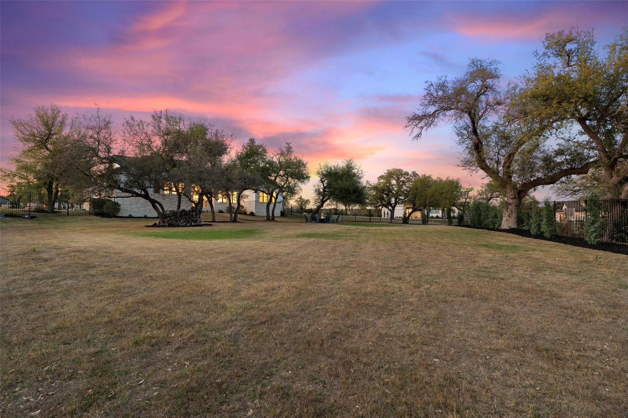 192 Gaucho Way, Dripping Springs, TX 78620