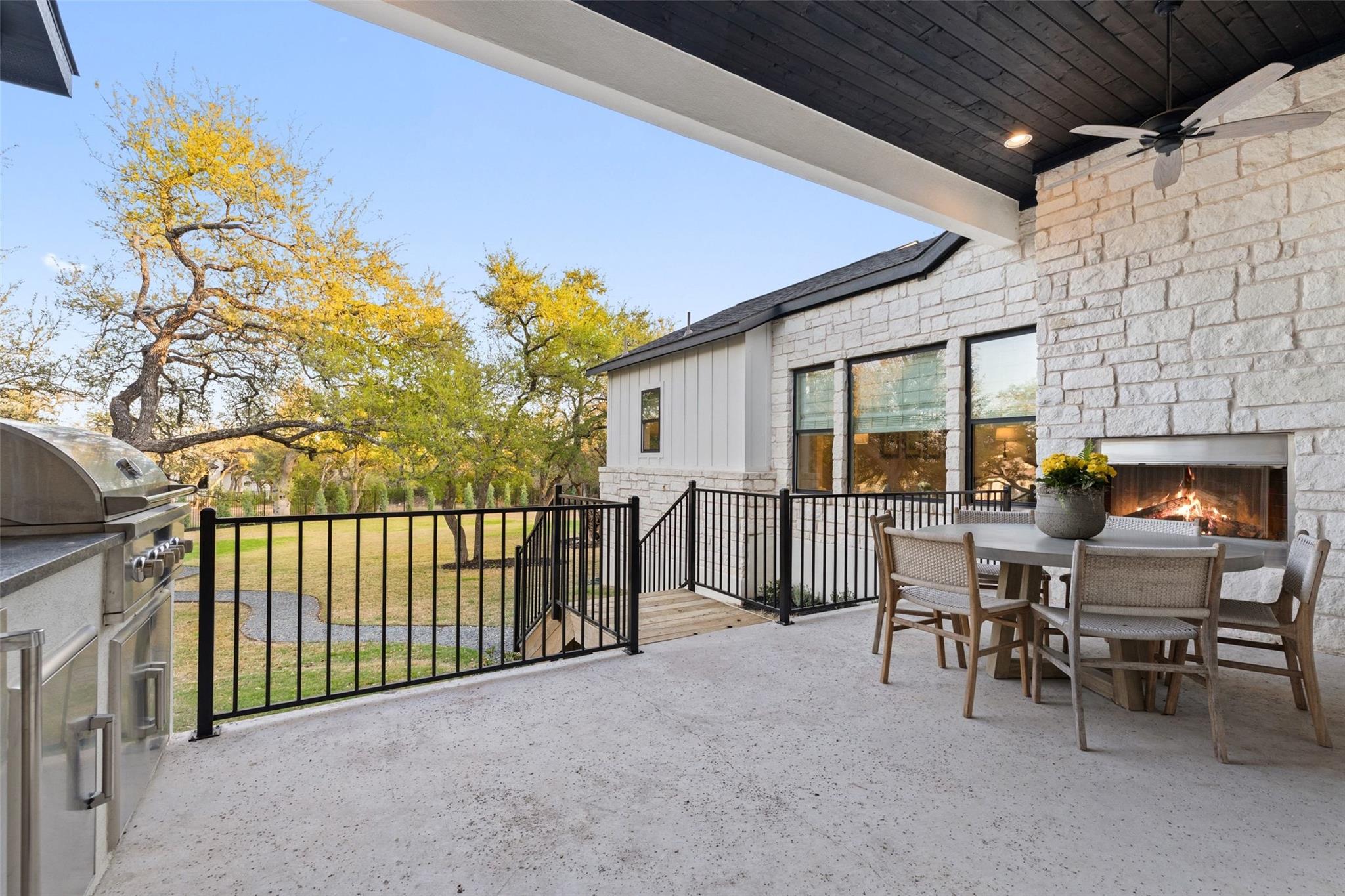 192 Gaucho Way, Dripping Springs, TX 78620