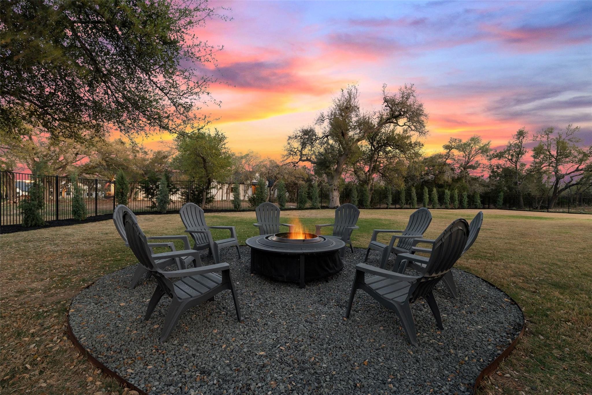 192 Gaucho Way, Dripping Springs, TX 78620