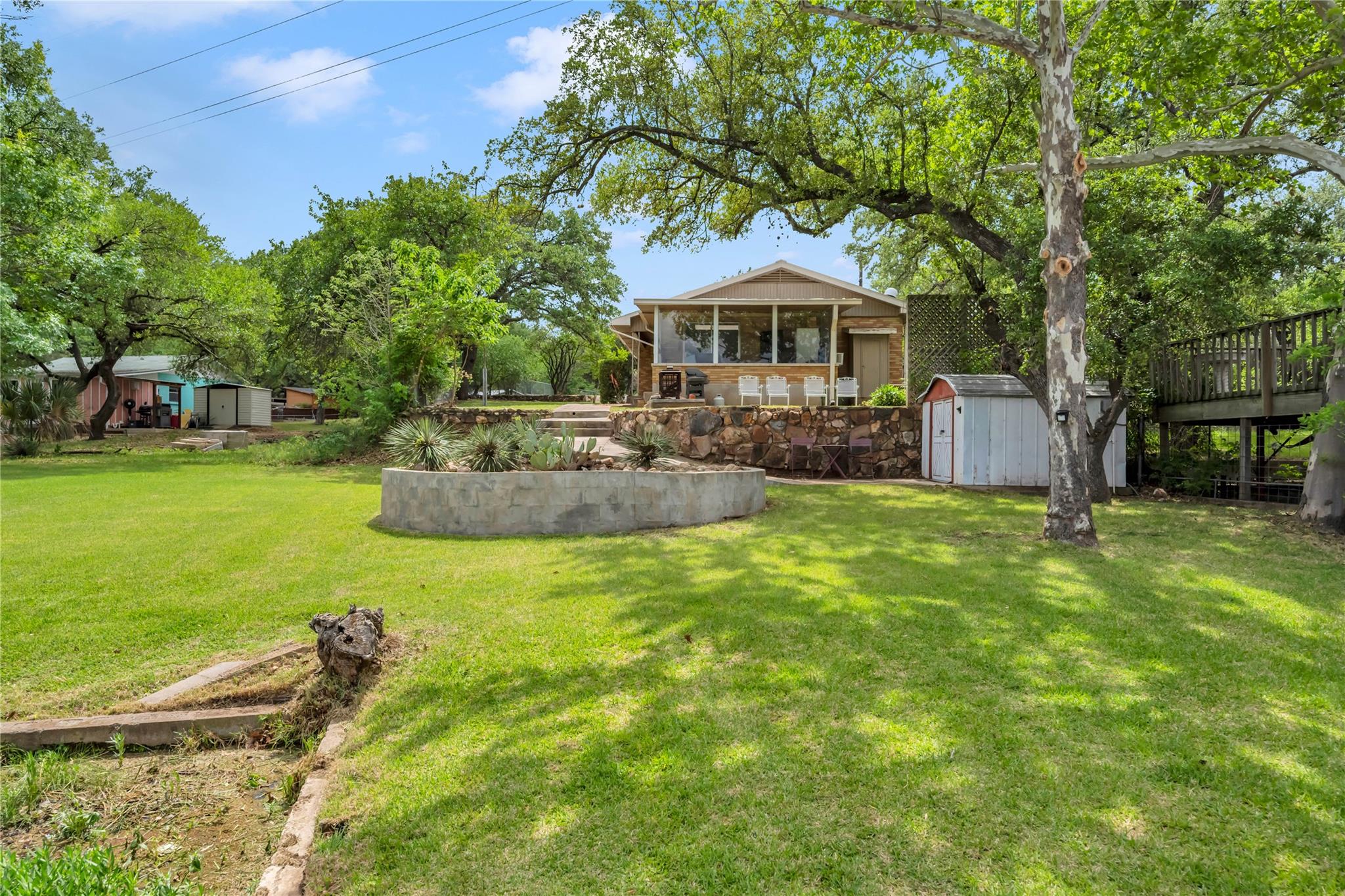 817 County Road 126, Kingsland, TX 78639