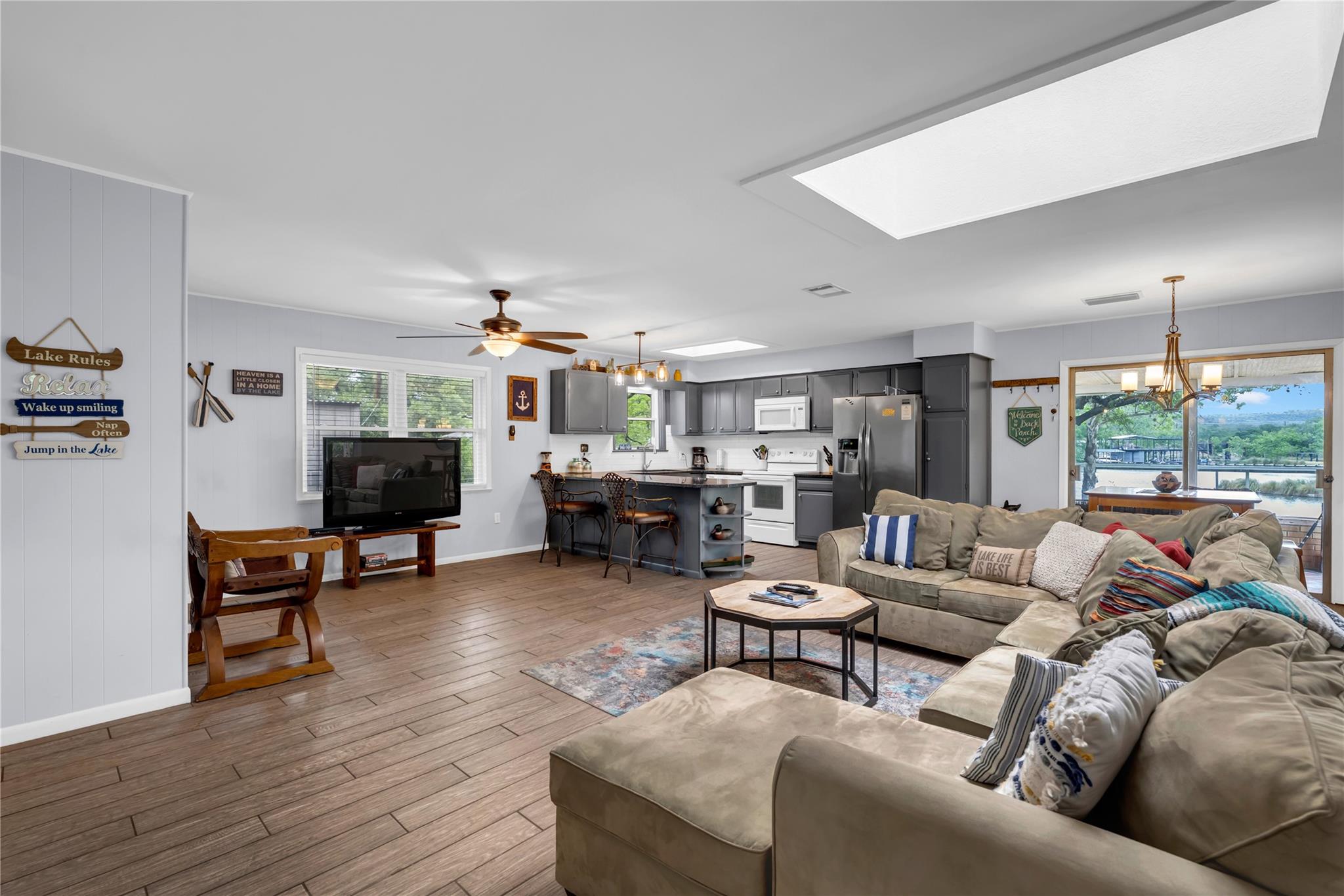 817 County Road 126, Kingsland, TX 78639