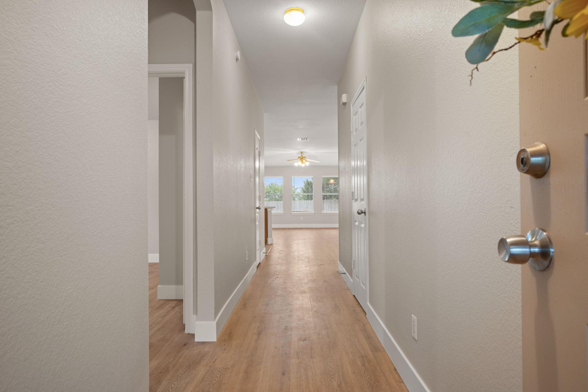 1056 Kenneys Way, Round Rock, TX 78665