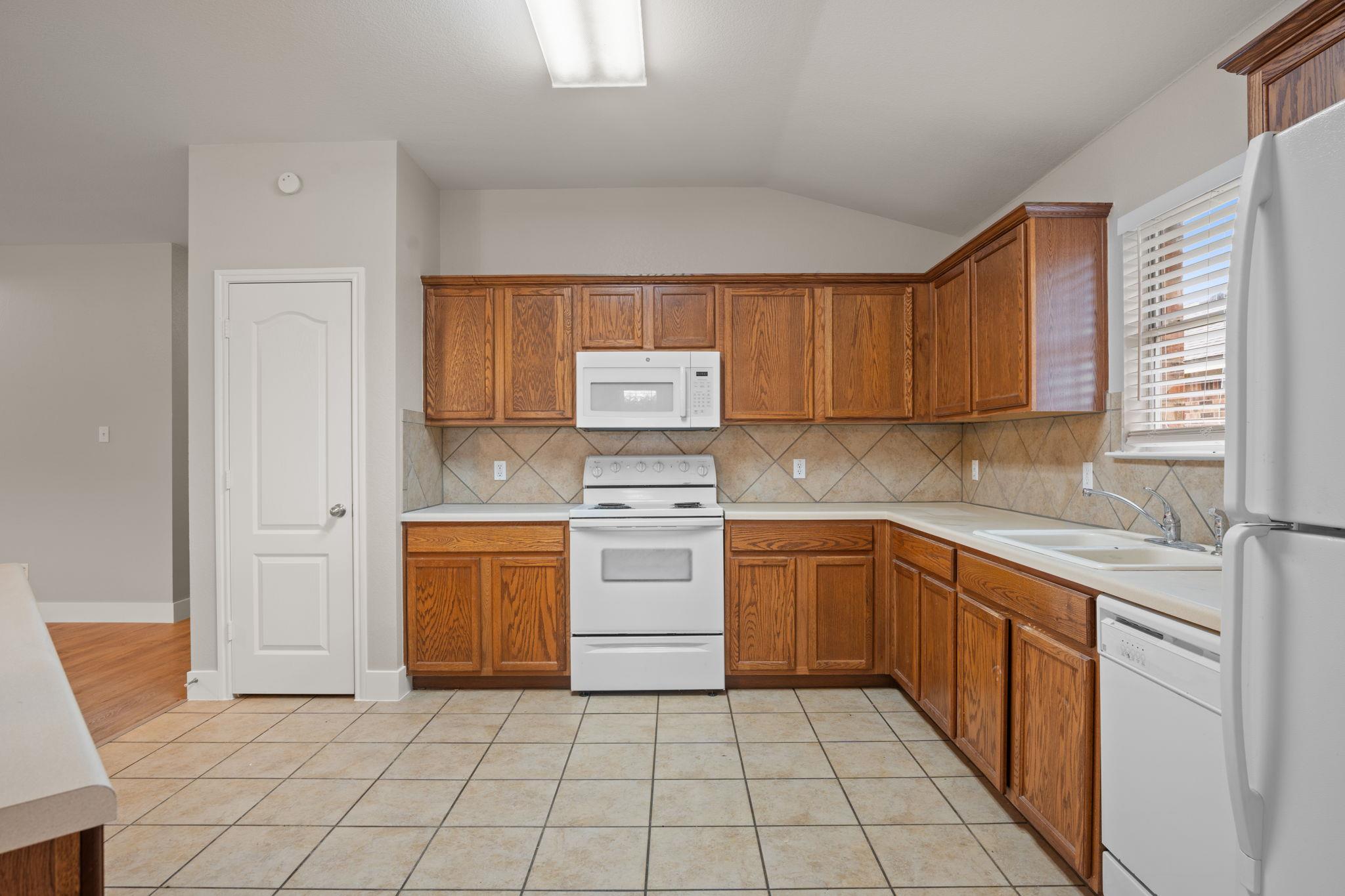 1056 Kenneys Way, Round Rock, TX 78665