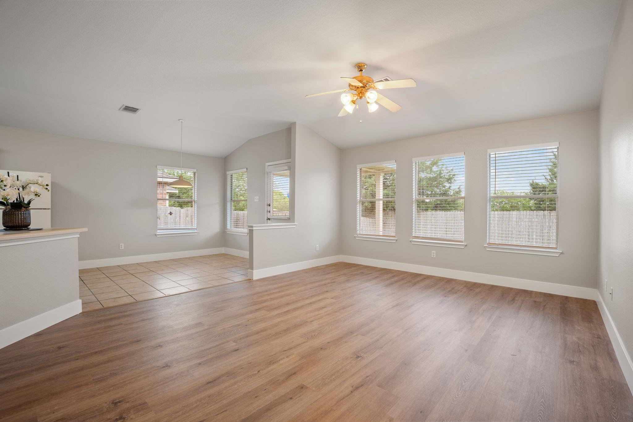 1056 Kenneys Way, Round Rock, TX 78665