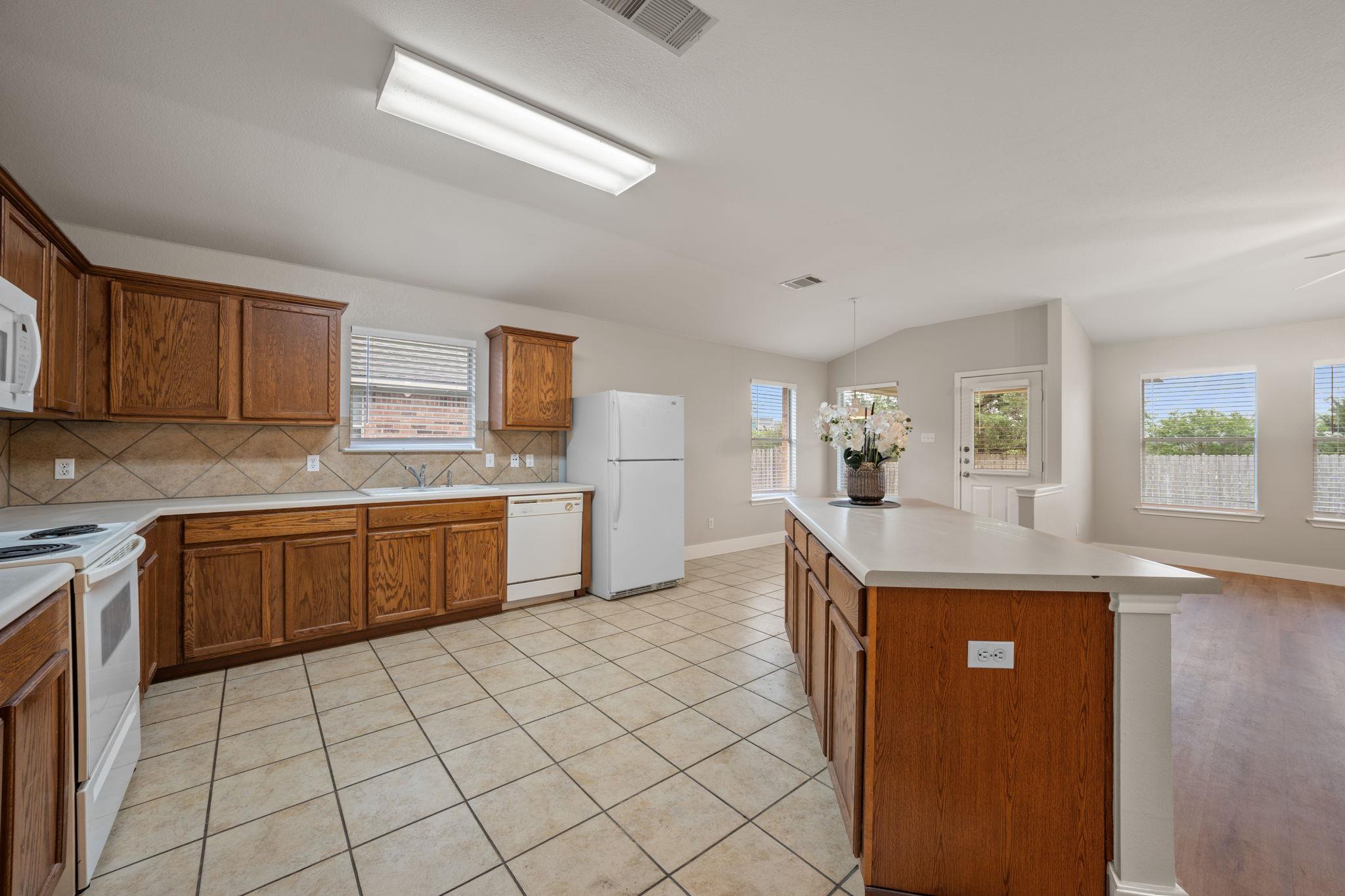 1056 Kenneys Way, Round Rock, TX 78665