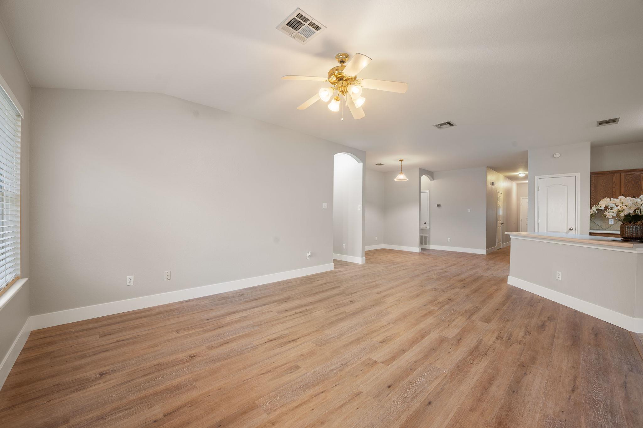 1056 Kenneys Way, Round Rock, TX 78665