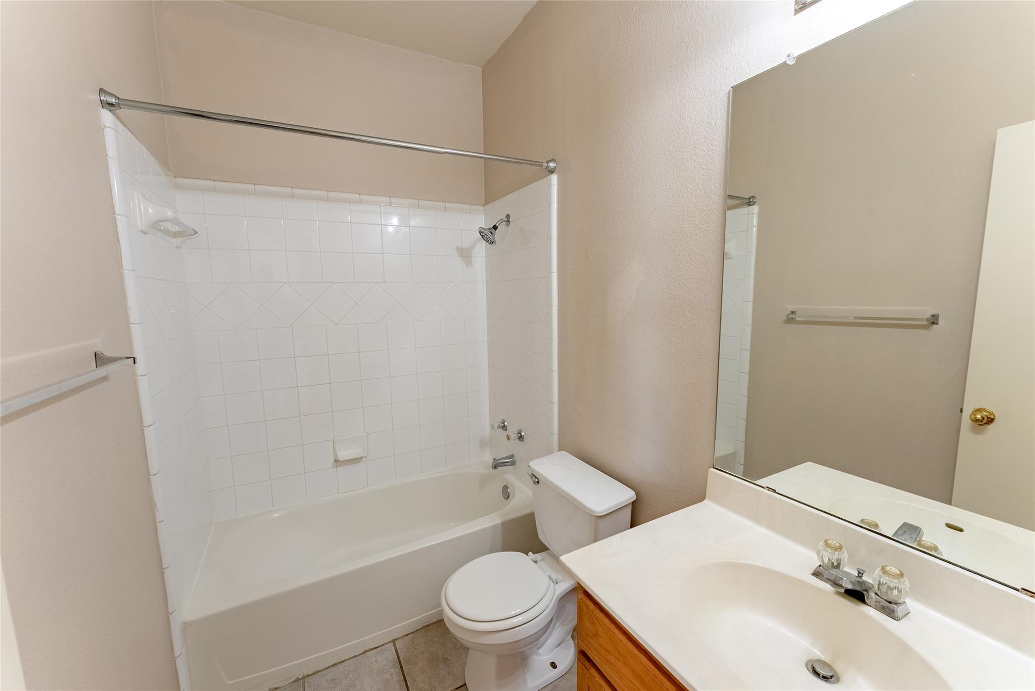 2825 Southampton Way # B, Round Rock, TX 78664