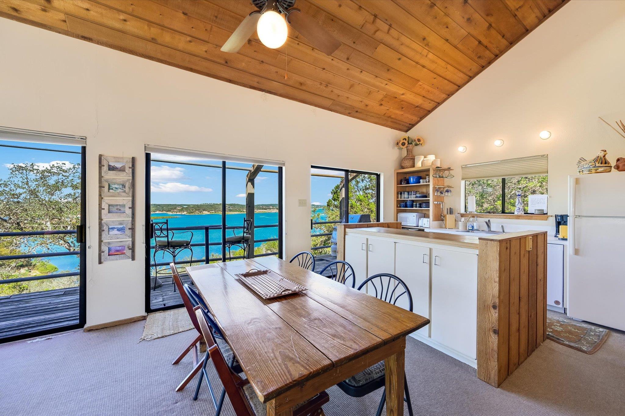 501 Coventry Rd, Spicewood, TX 78669