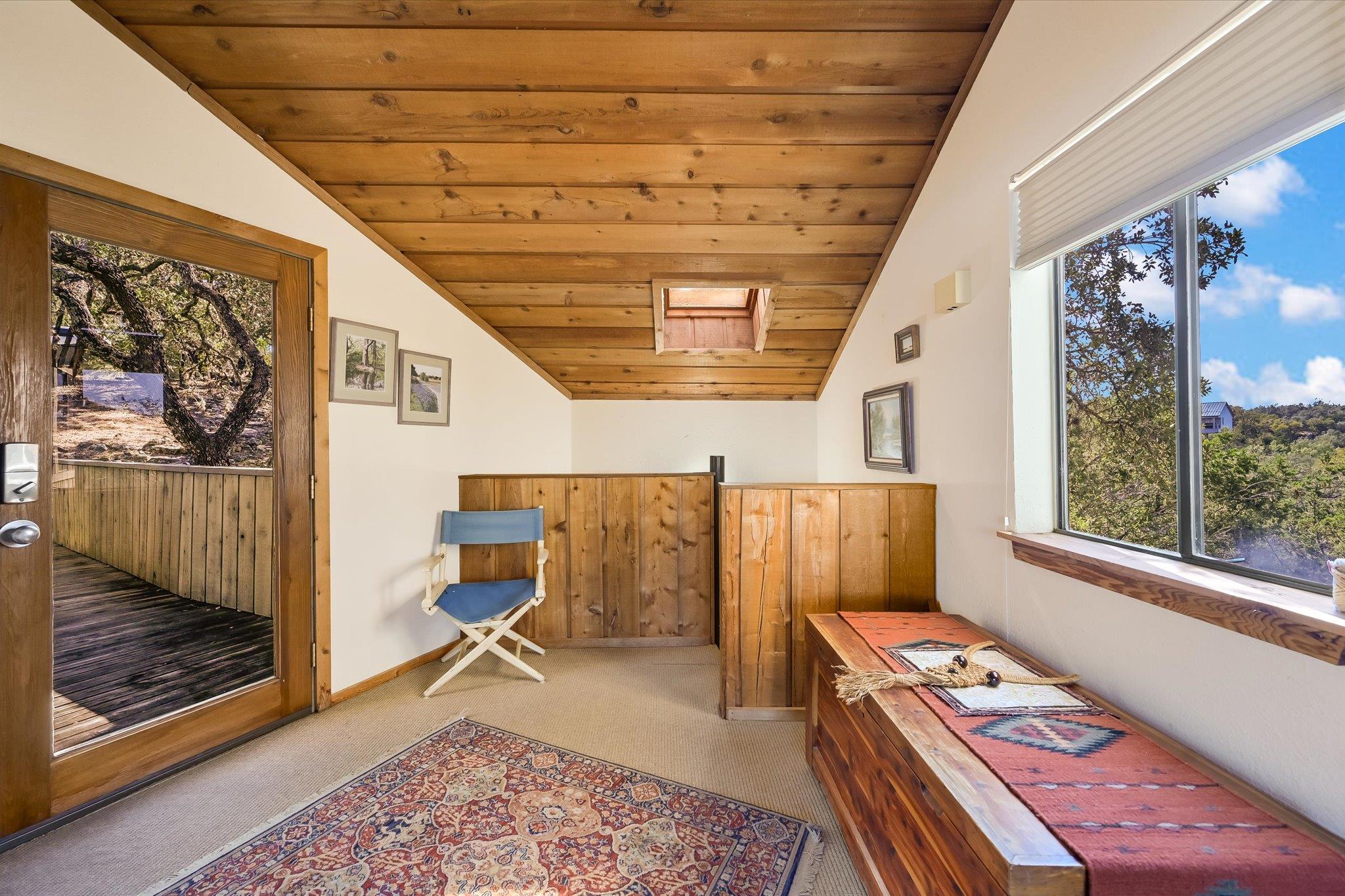 501 Coventry Rd, Spicewood, TX 78669