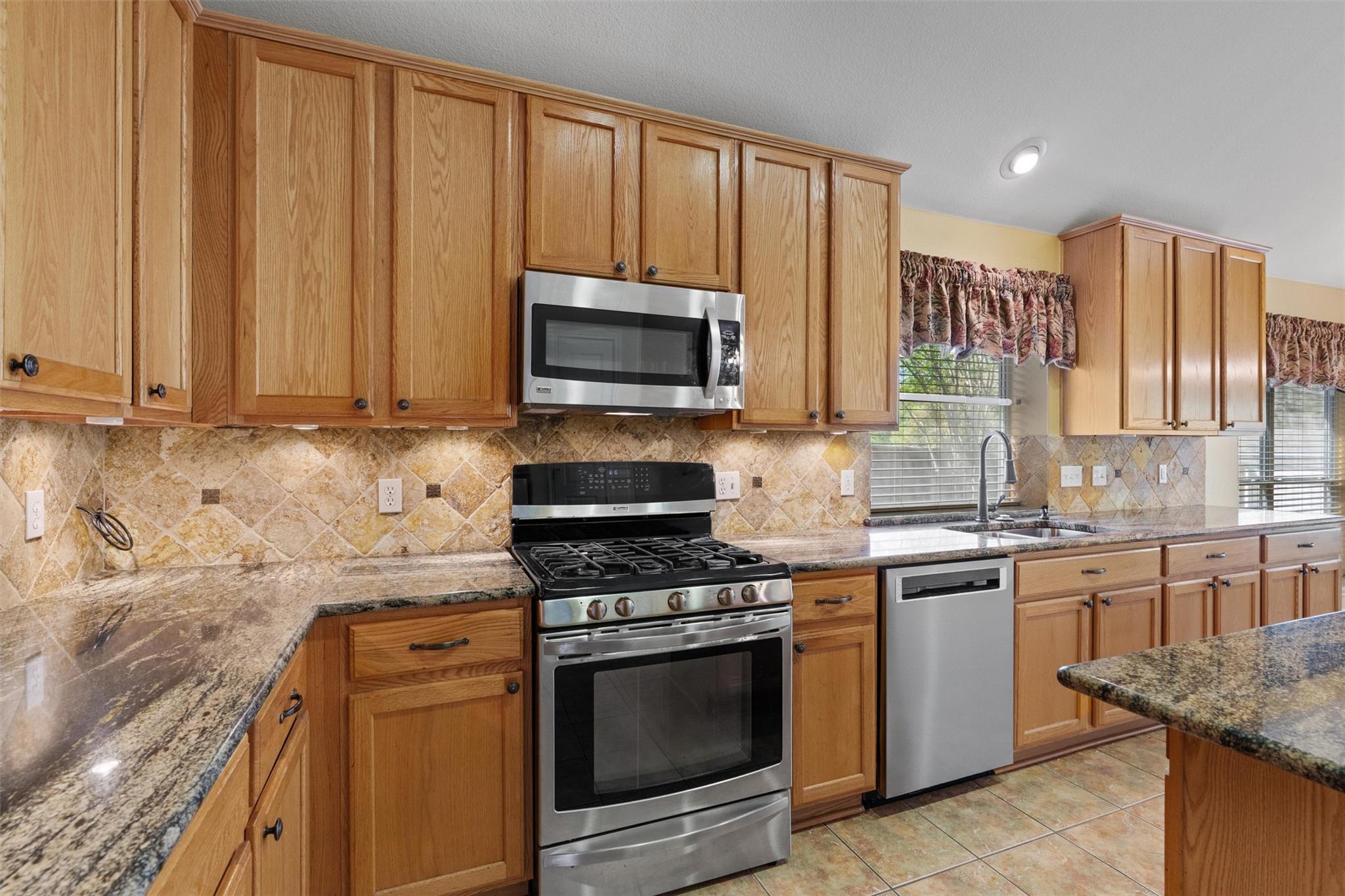 6814 Thistle Hill Way, Austin, TX 78754