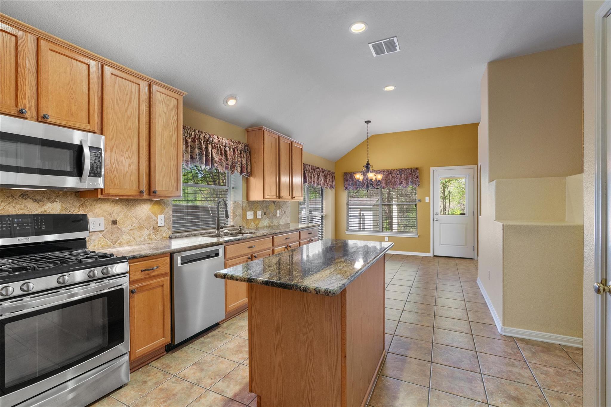 6814 Thistle Hill Way, Austin, TX 78754