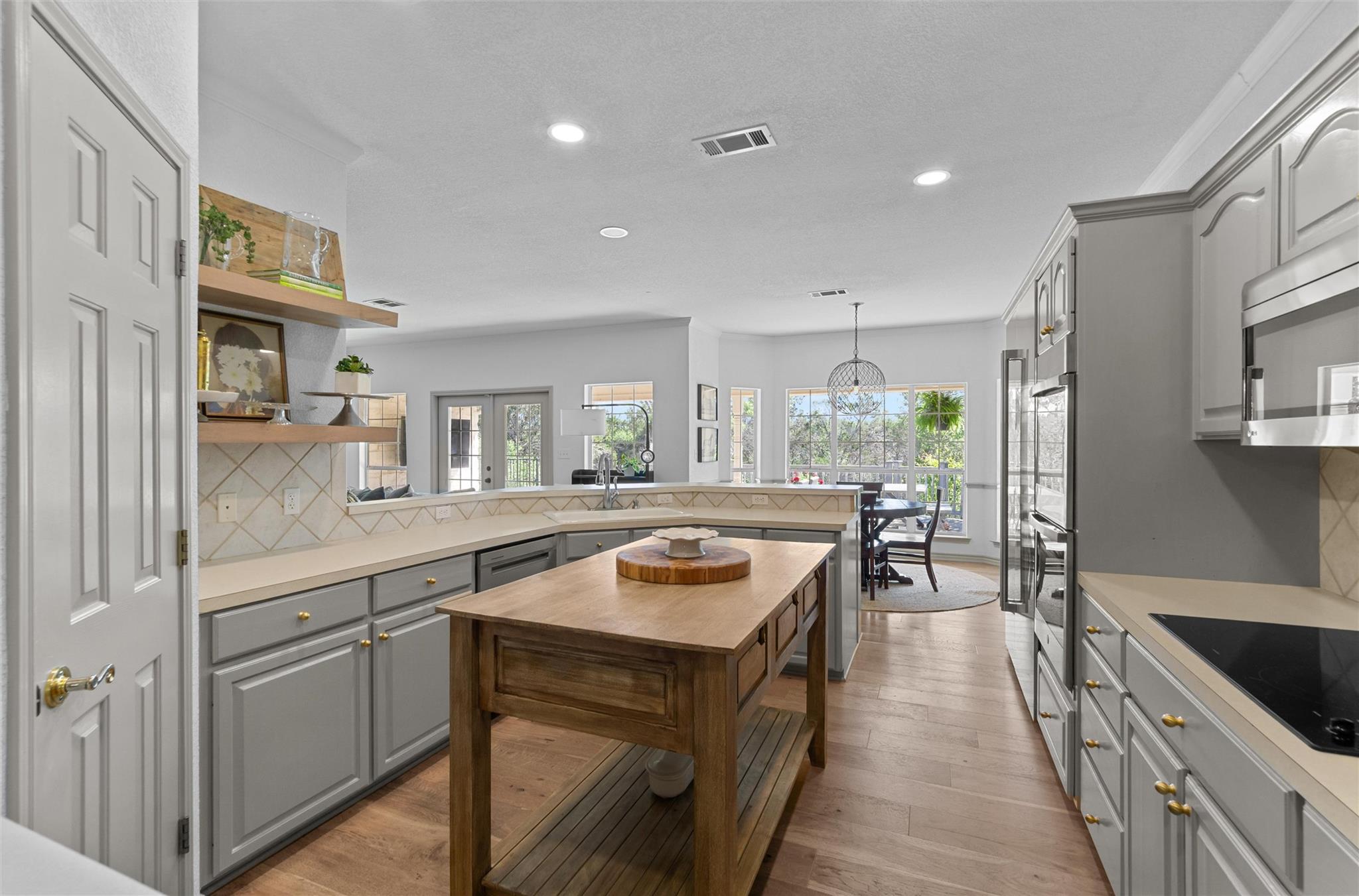 10015 Hodge Canyon Dr, Salado, TX 76571