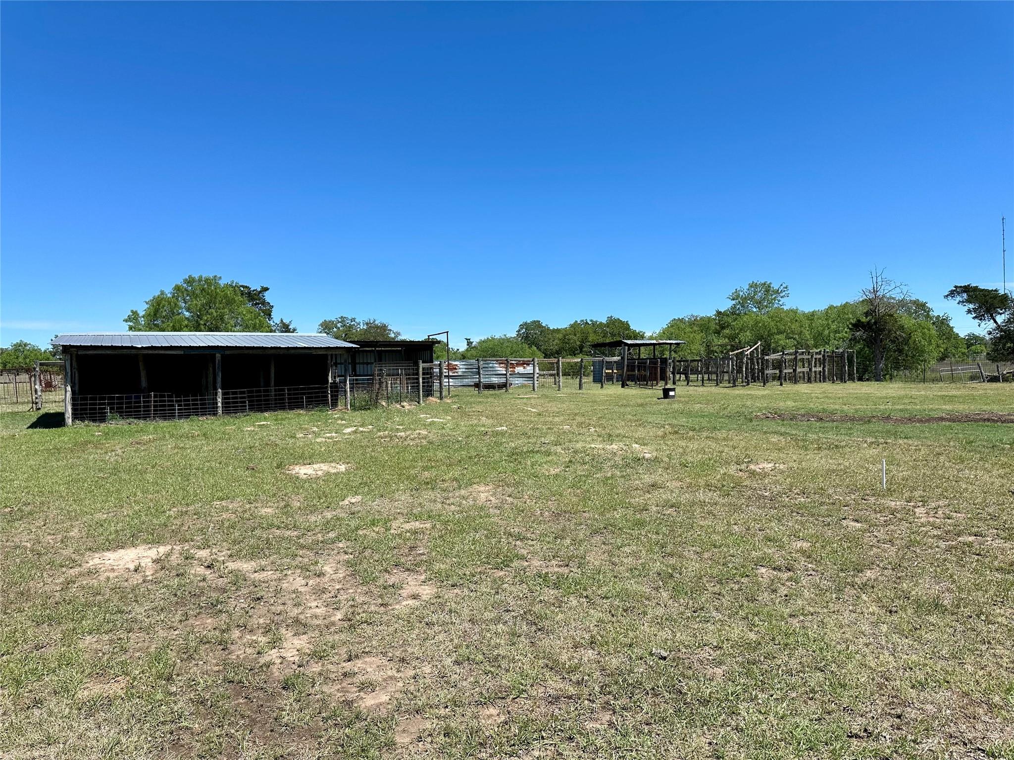 924 Hwy 95 S, Smithville, TX 78957