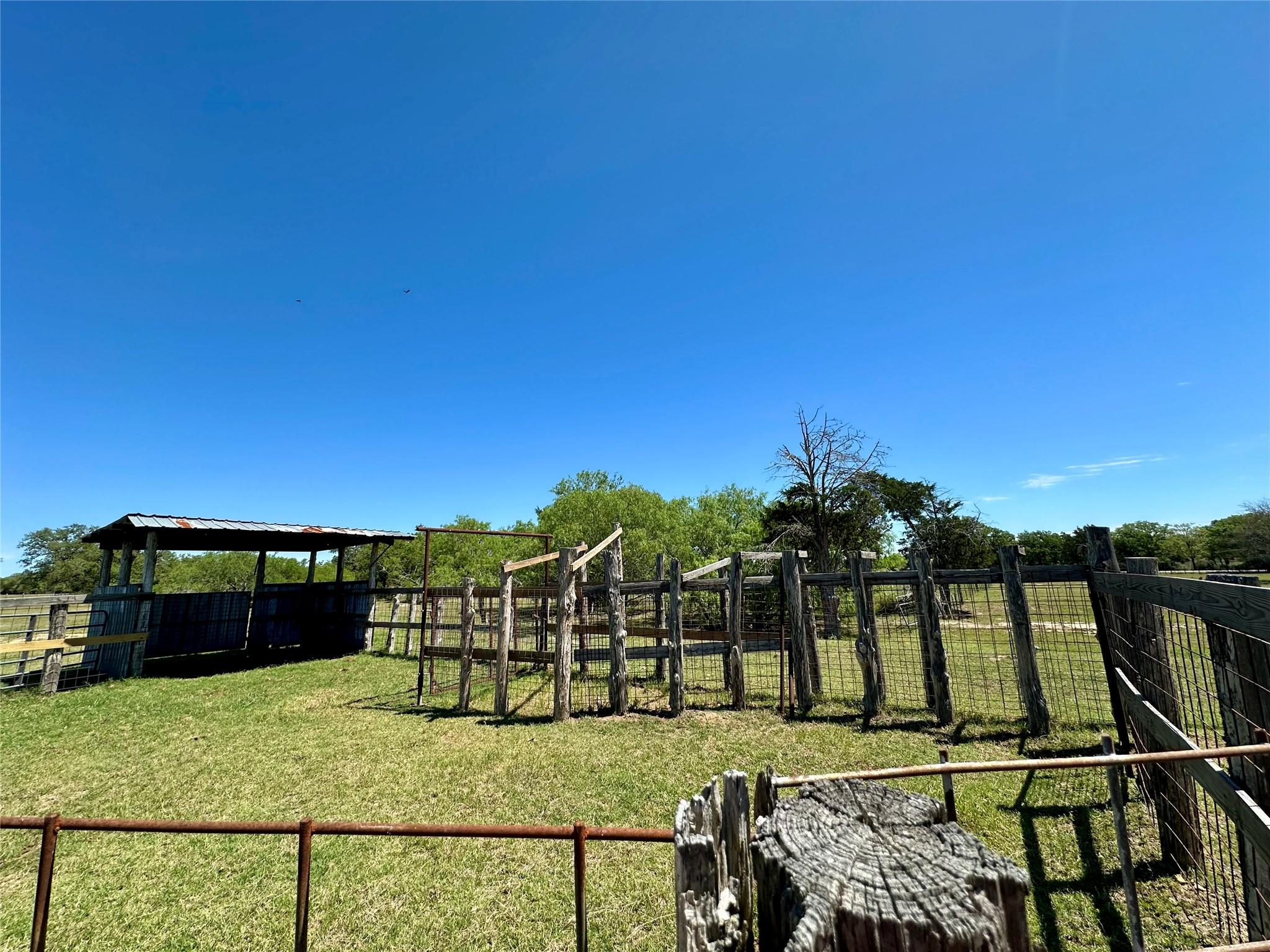 924 Hwy 95 S, Smithville, TX 78957