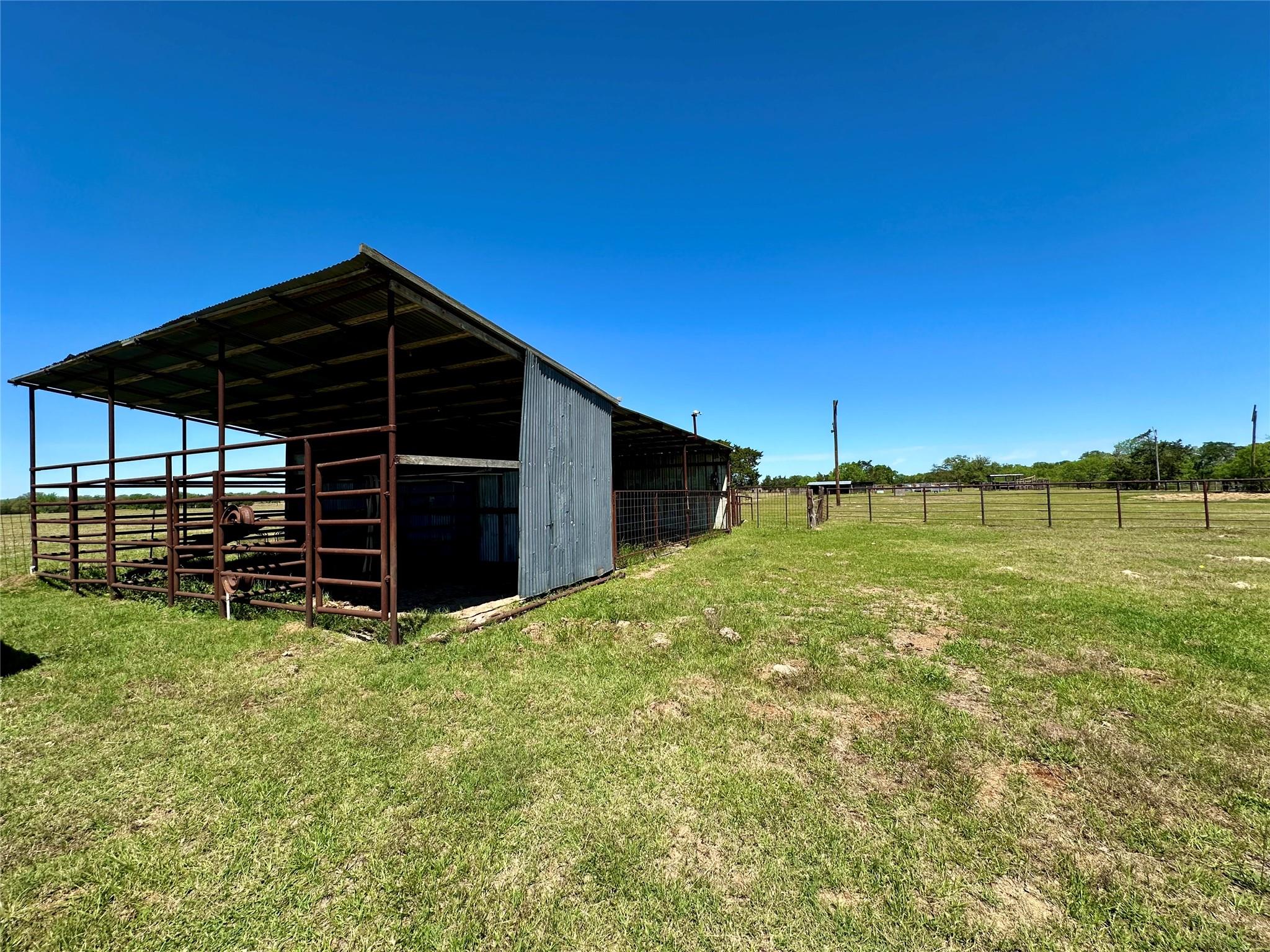 924 Hwy 95 S, Smithville, TX 78957
