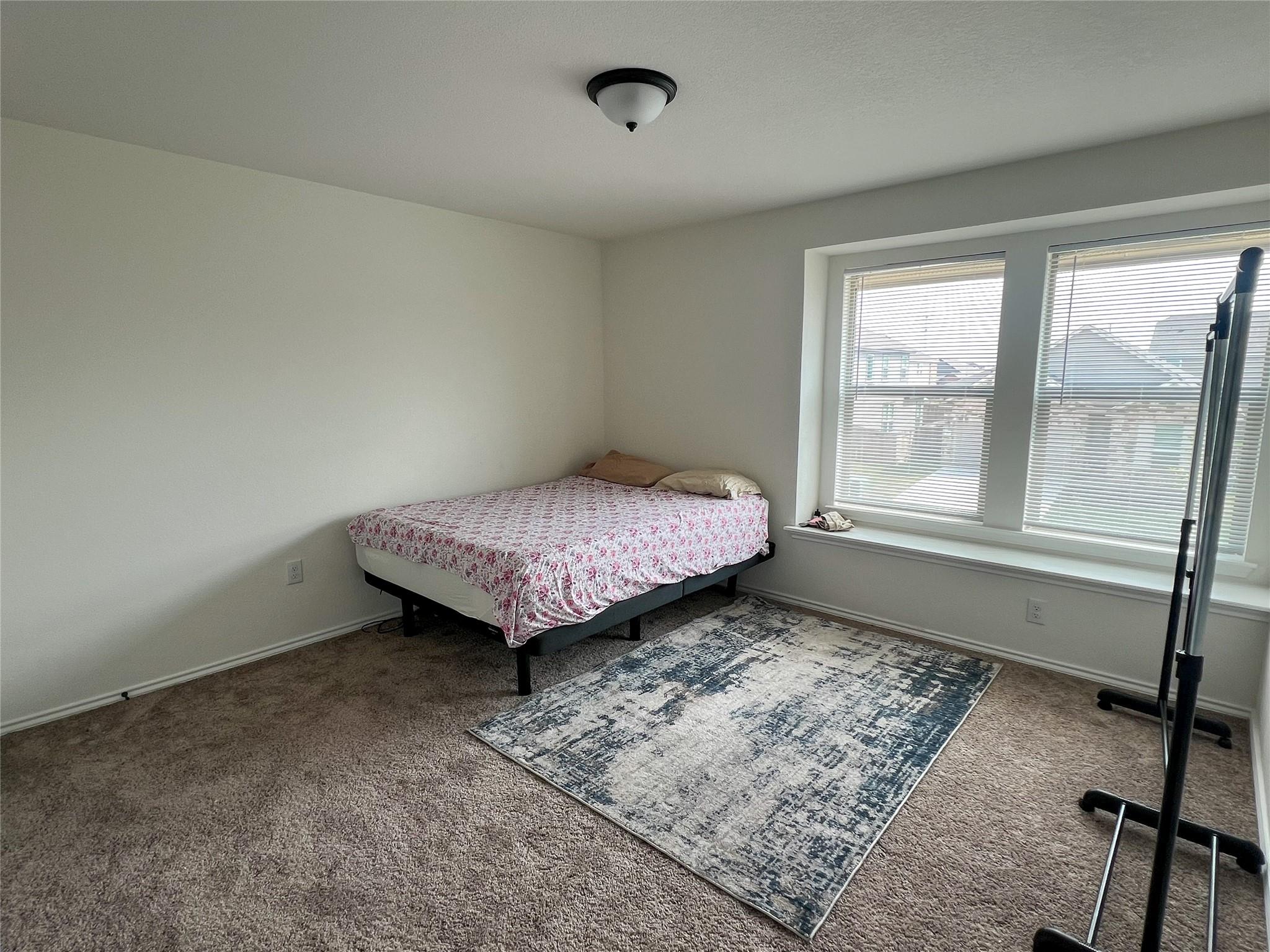 221 Summit Dr, Lockhart, TX 78644