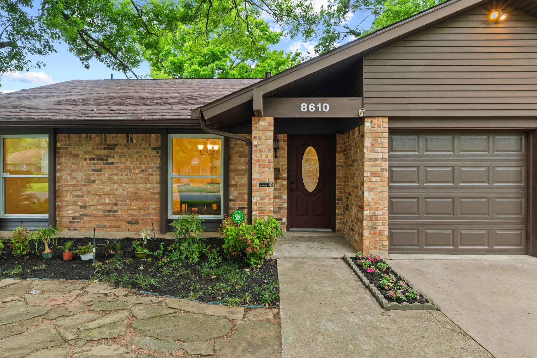 8610 Melshire Dr, Austin, TX 78757