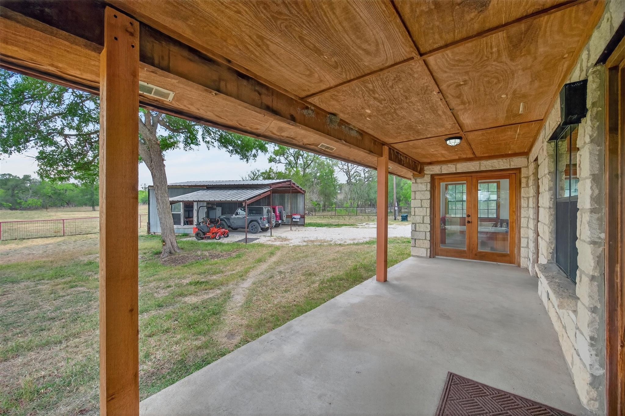 1077 Burdette Wells Rd, Lockhart, TX 78644