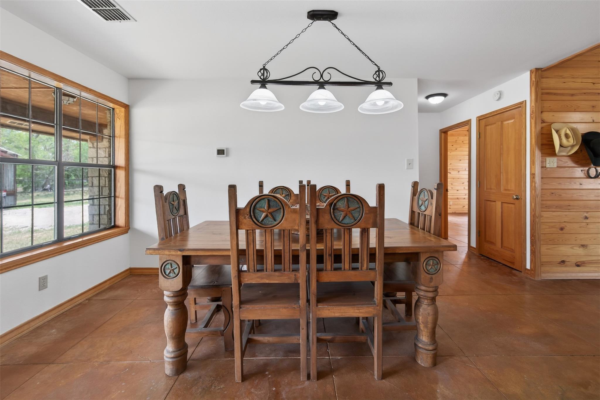 1077 Burdette Wells Rd, Lockhart, TX 78644