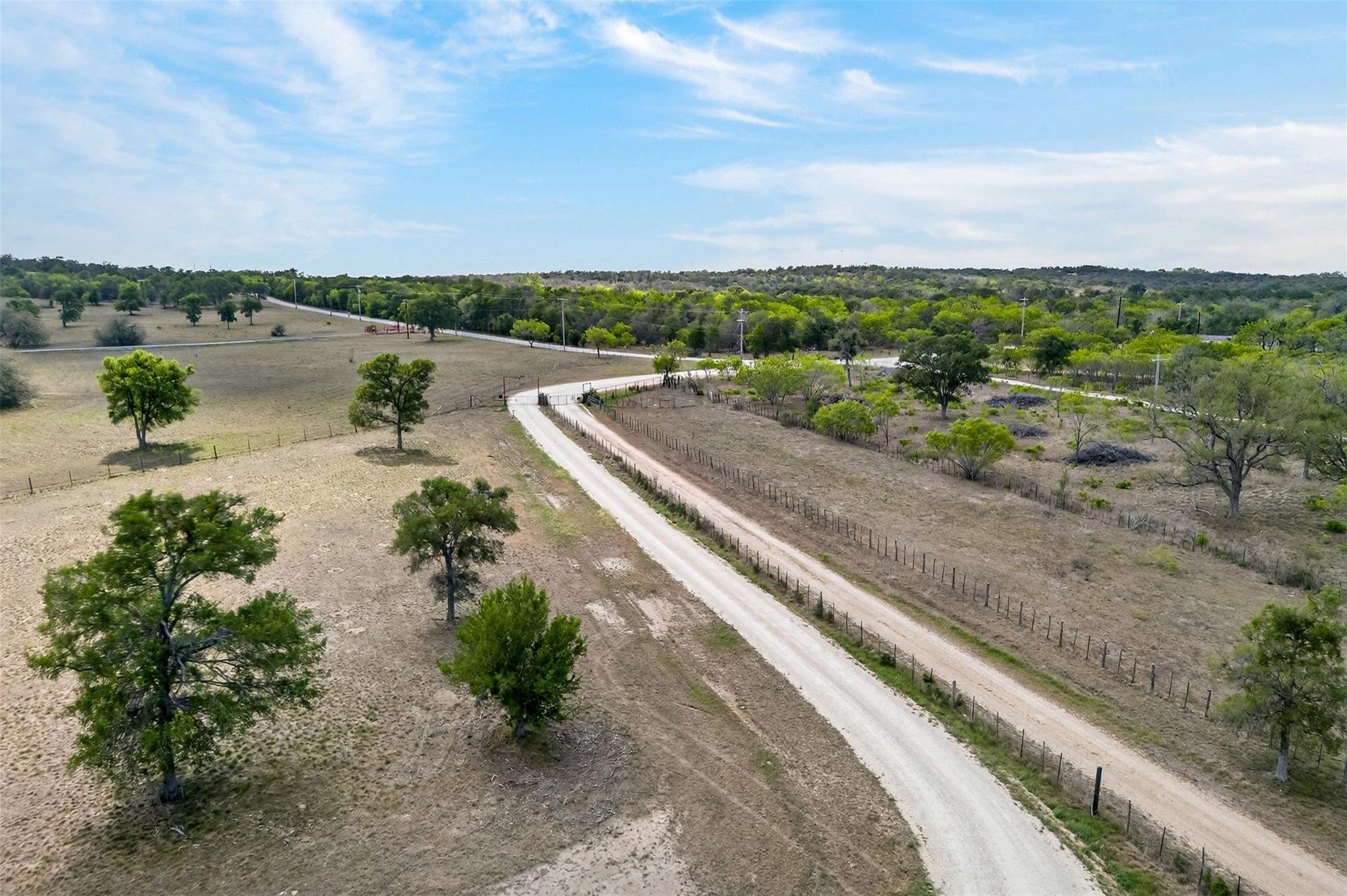 1077 Burdette Wells Rd, Lockhart, TX 78644