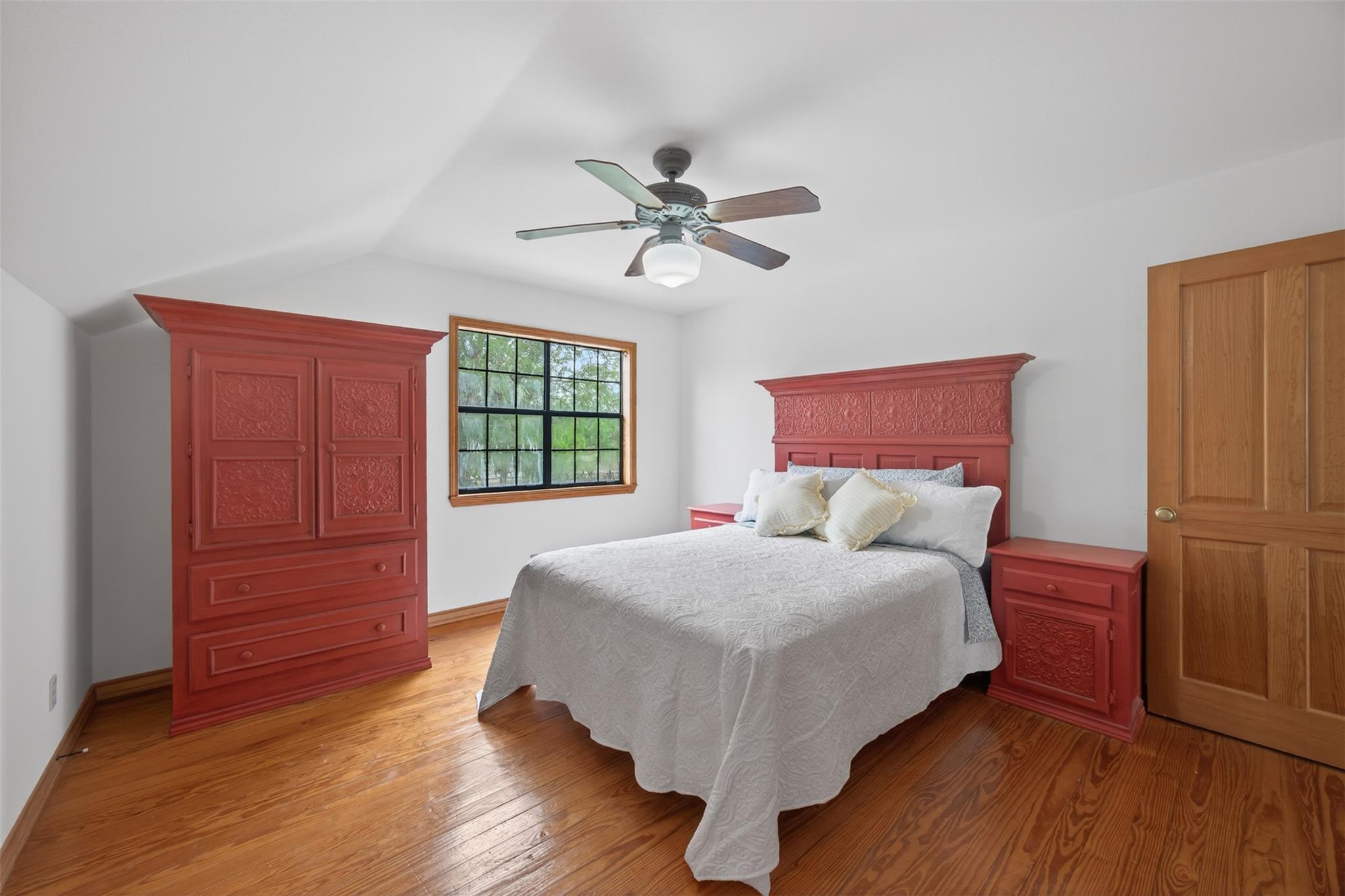 1077 Burdette Wells Rd, Lockhart, TX 78644