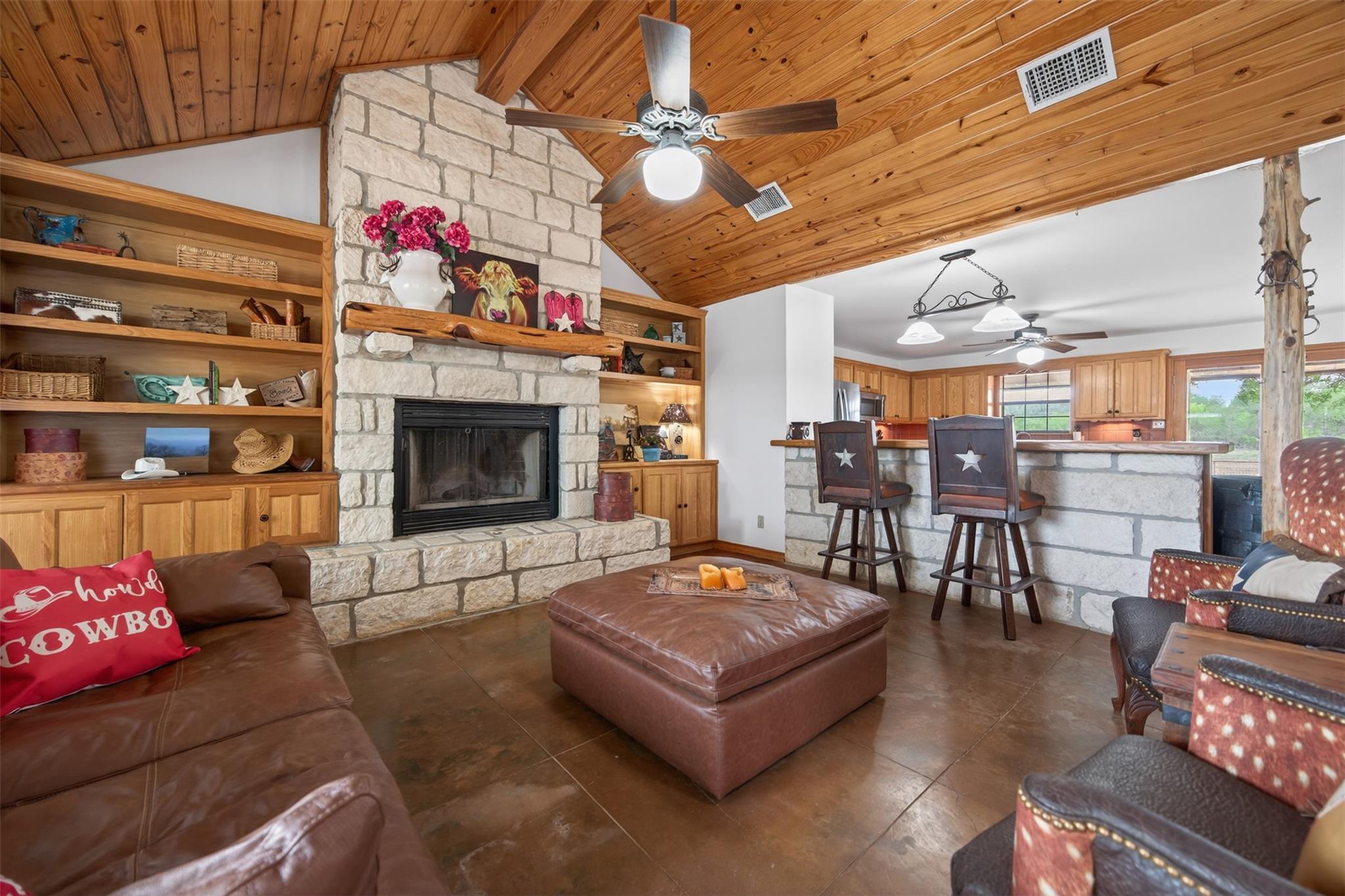 1077 Burdette Wells Rd, Lockhart, TX 78644