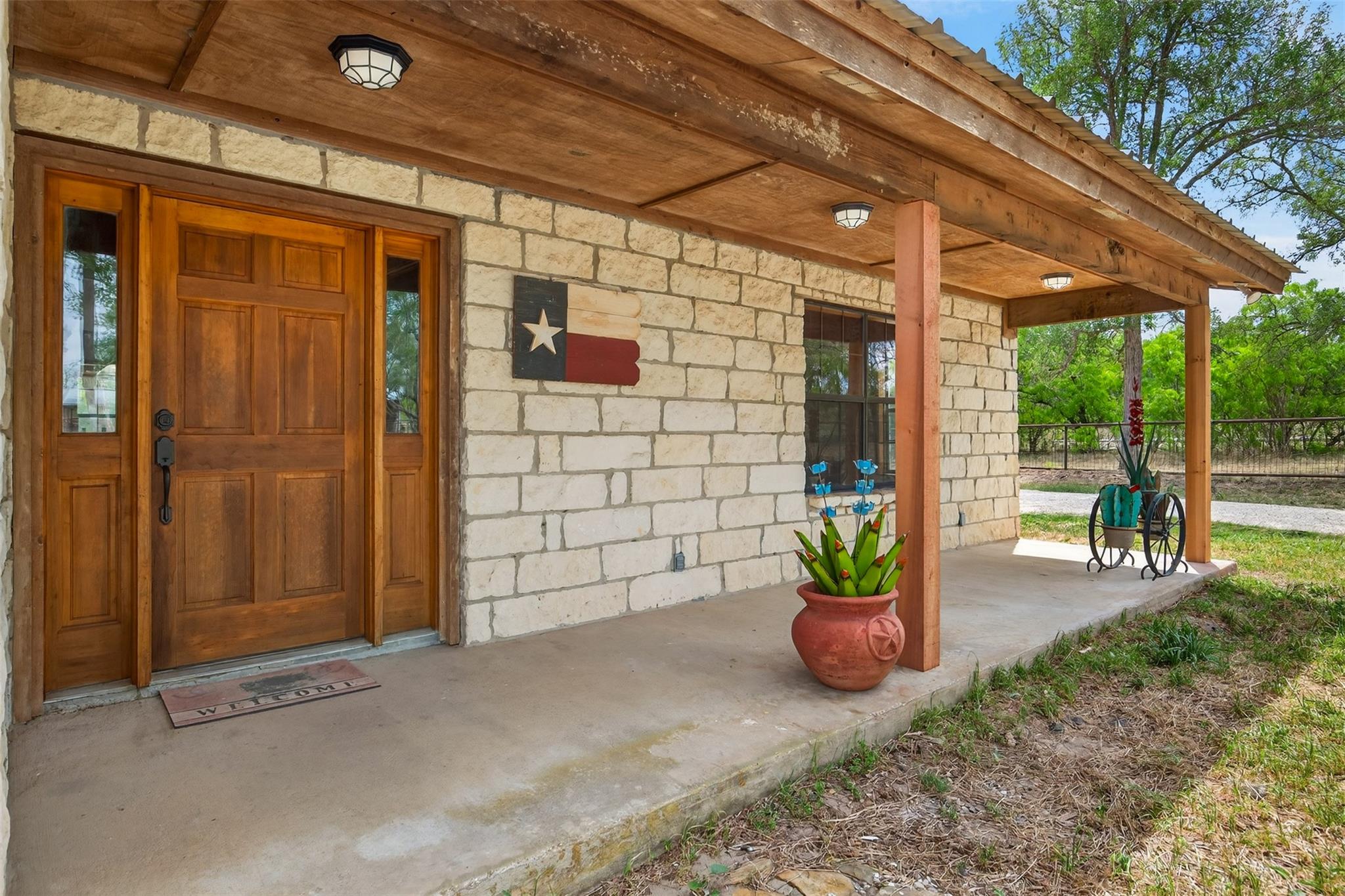 1077 Burdette Wells Rd, Lockhart, TX 78644